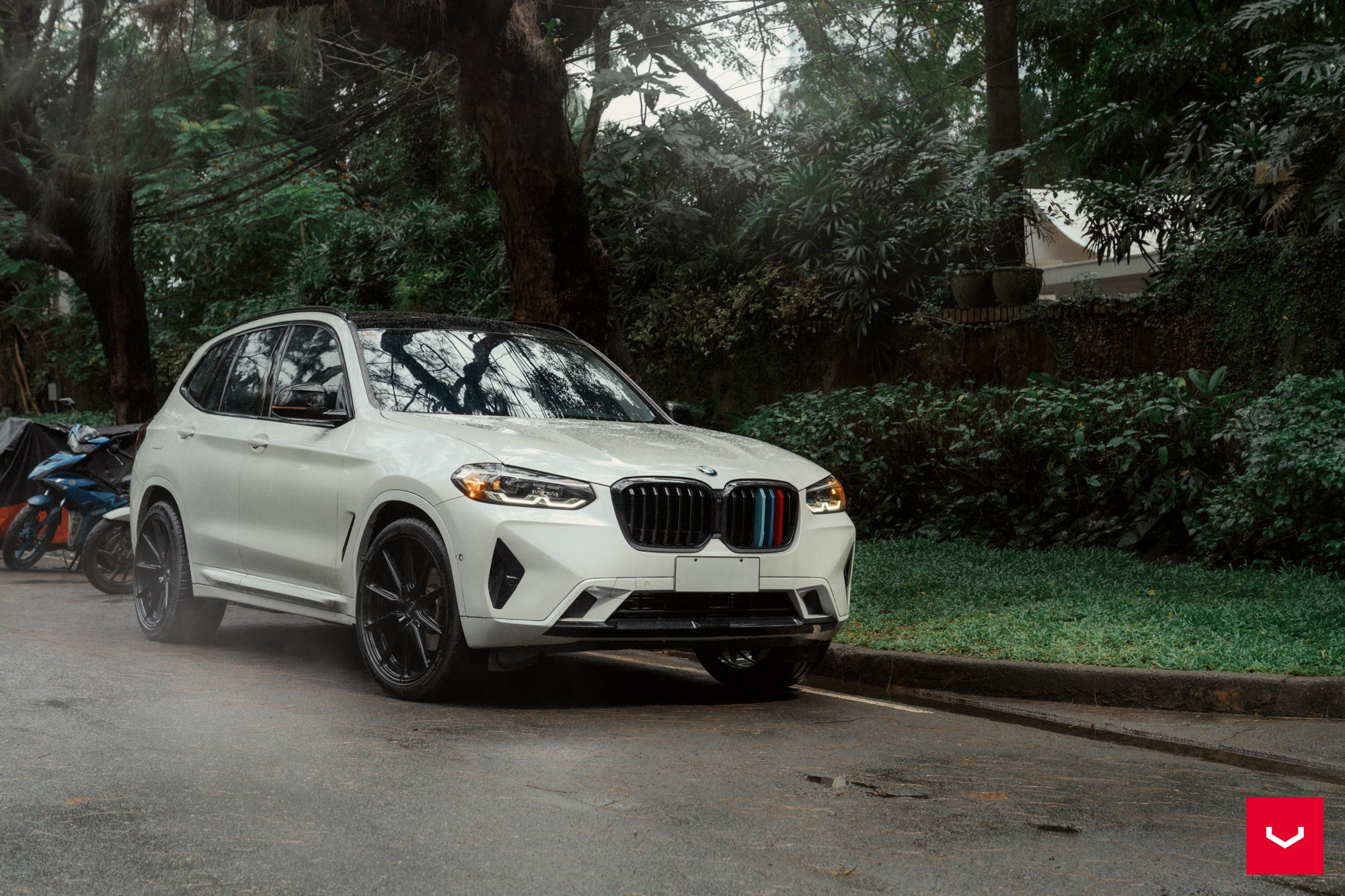 BMW X3 with Vossen HF-3 wheels in Gloss Black