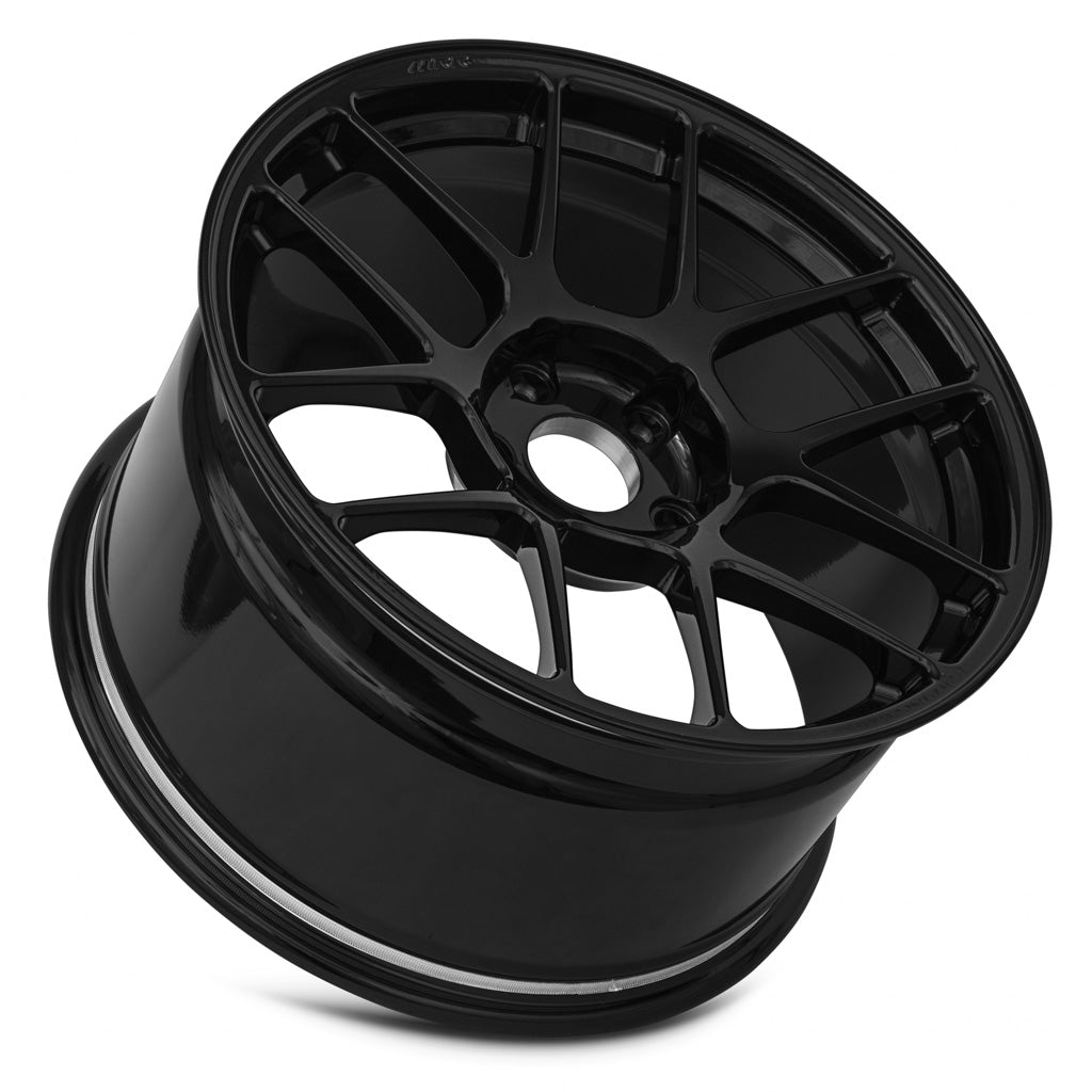 MRR FR43 Gloss Black wheel — lip and spoke detail