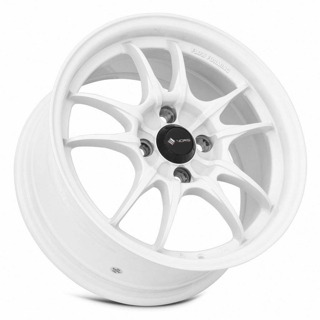 Vors LT10 White wheel — lip and spoke detail