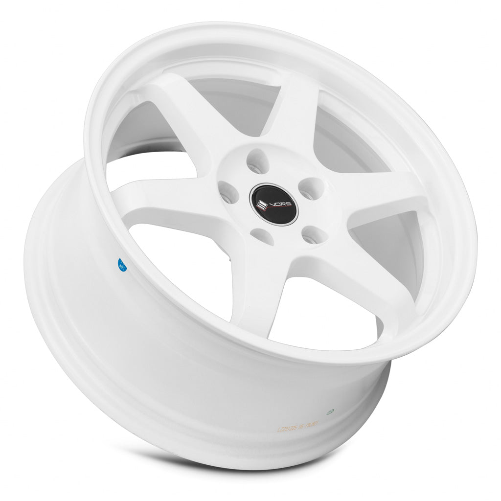 Vors TR37 White wheel — lip and spoke detail