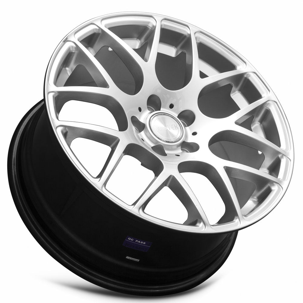 MRR UO2 Hyper Silver wheel — lip and spoke detail