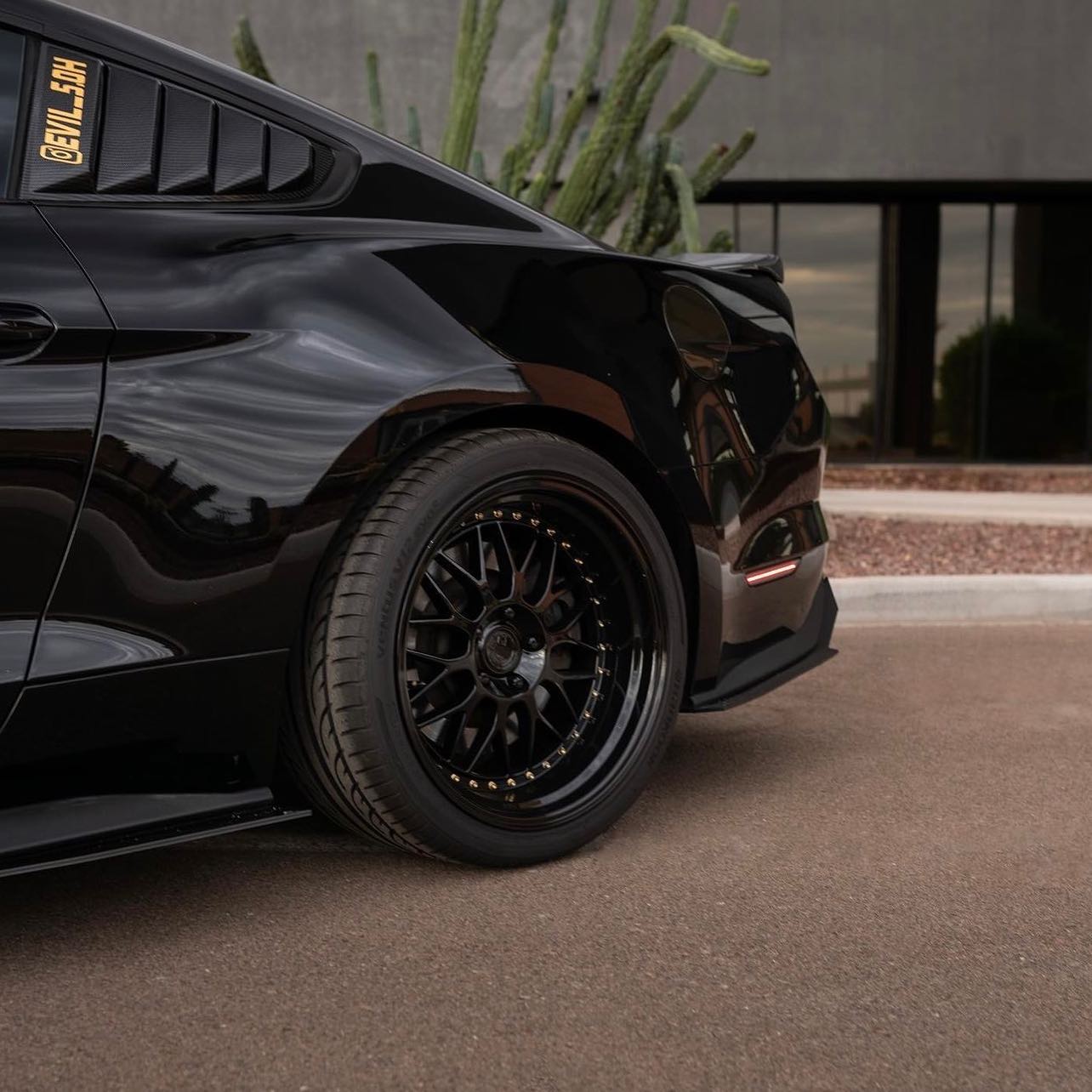 Aodhan AH02 Gloss Black