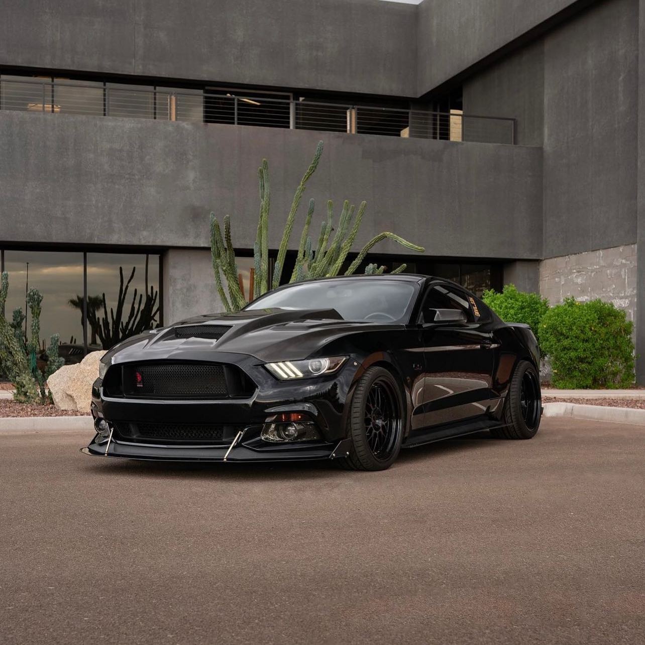 Aodhan AH02 Gloss Black