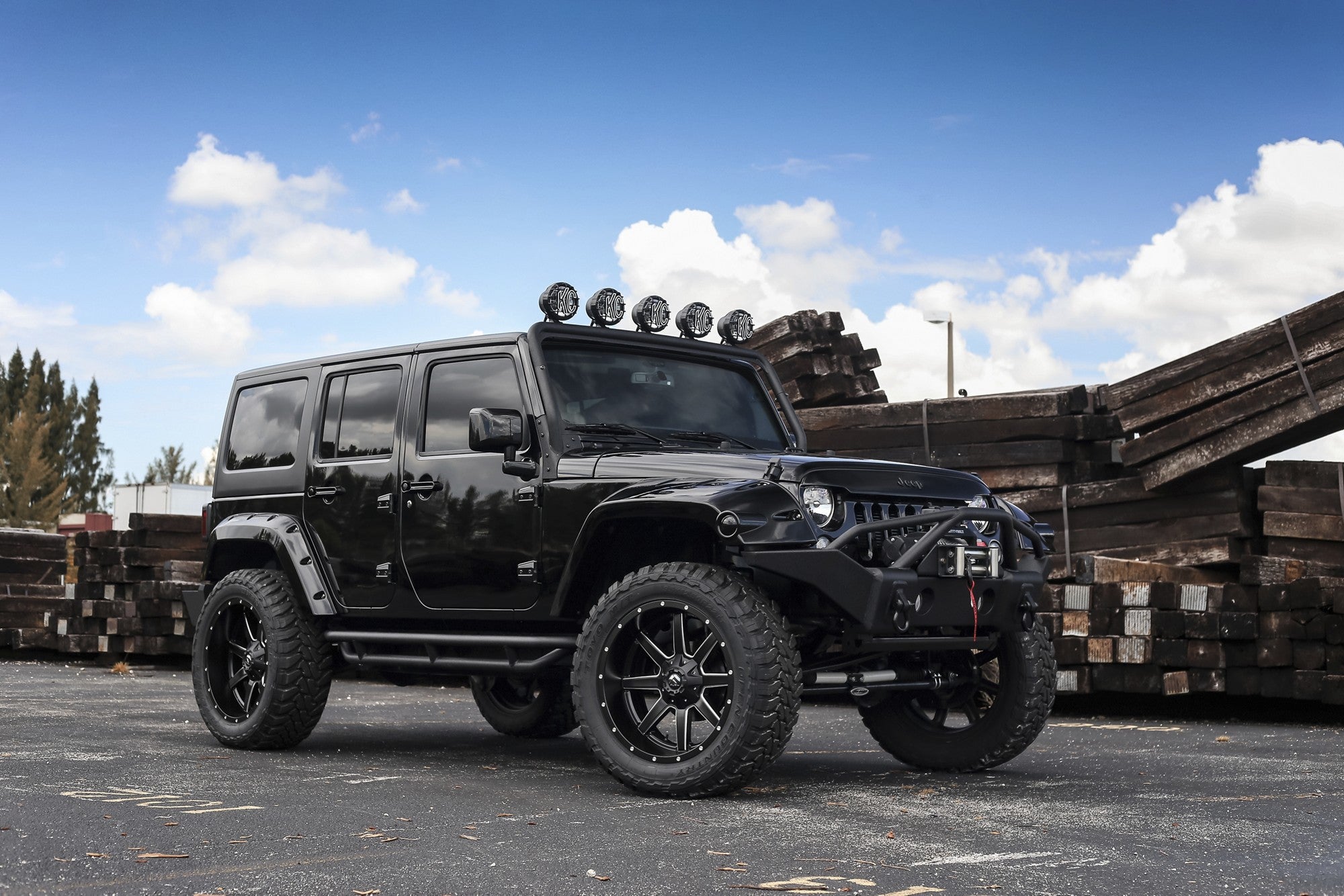 2017 Jeep Wrangler Rubicon with Fuel Off-Road Maverick wheels in Gloss Black Milled