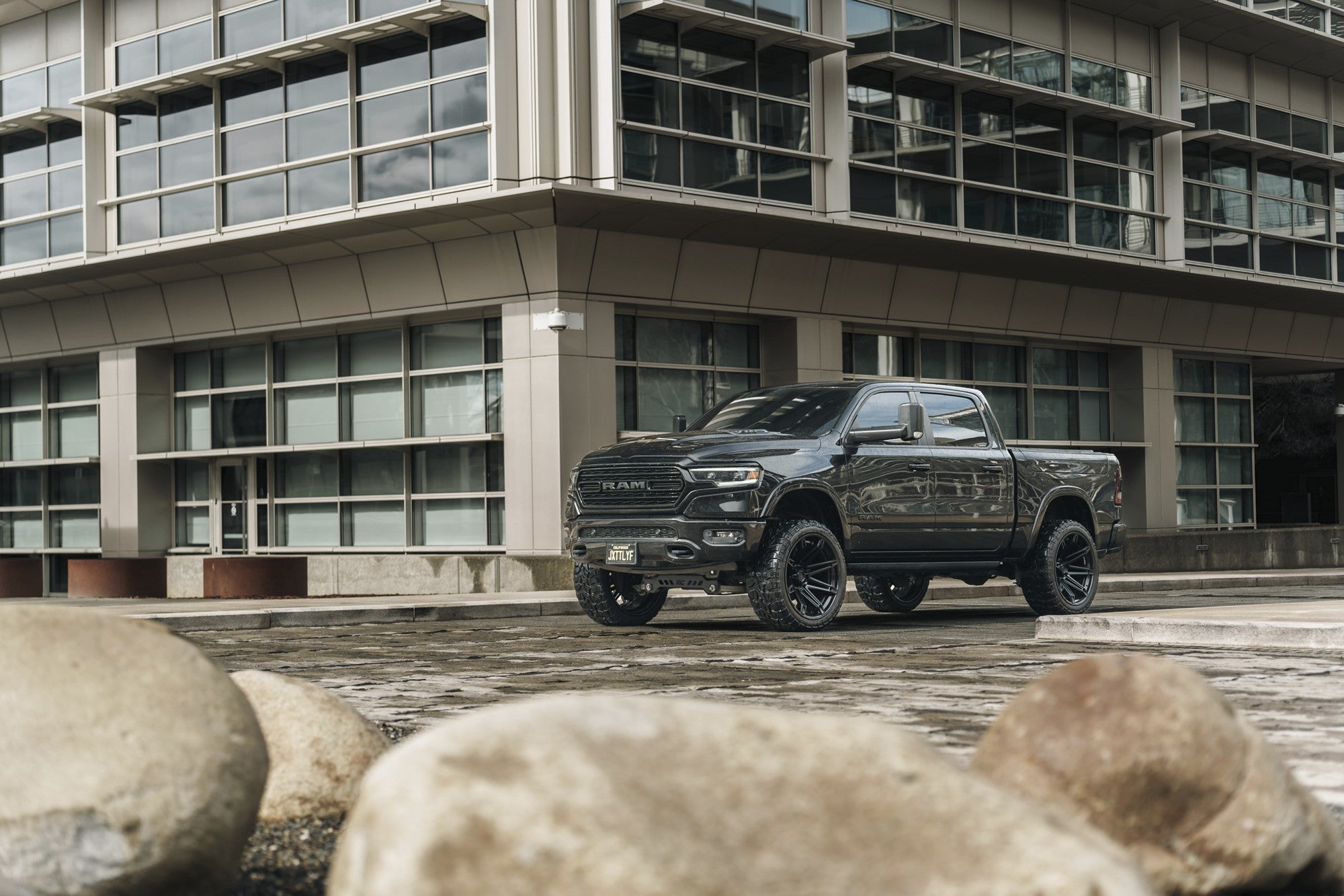 2023 Ram 1500 with Fuel Off-Road Brawl wheels in Matte Black w/ Gloss Black Lip