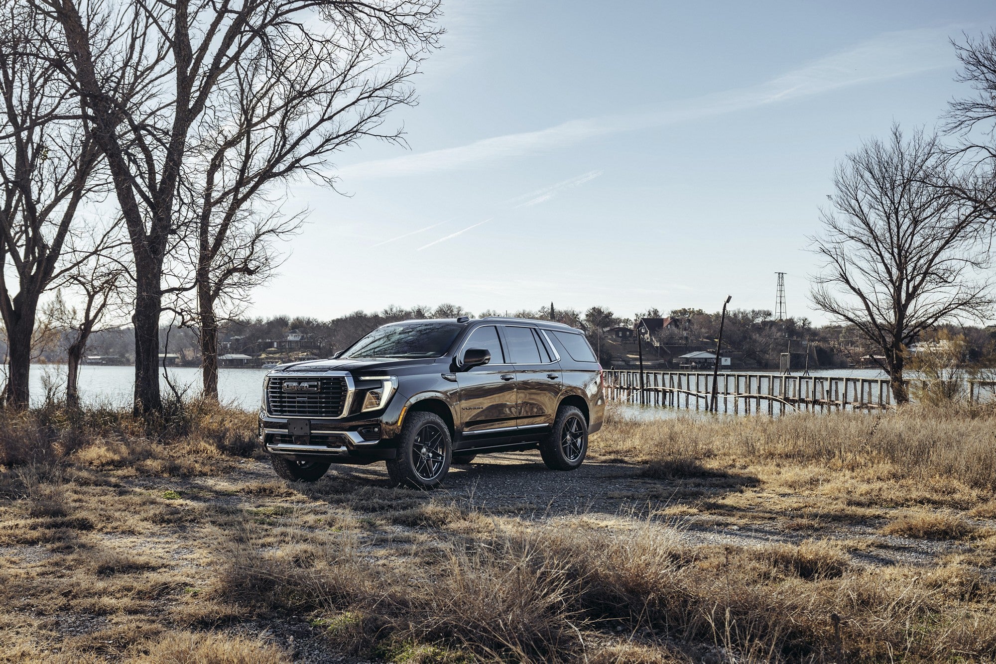 2024 GMC Yukon with Fuel Off-Road Flight wheels in Matte Black w/ Gloss Black Lip