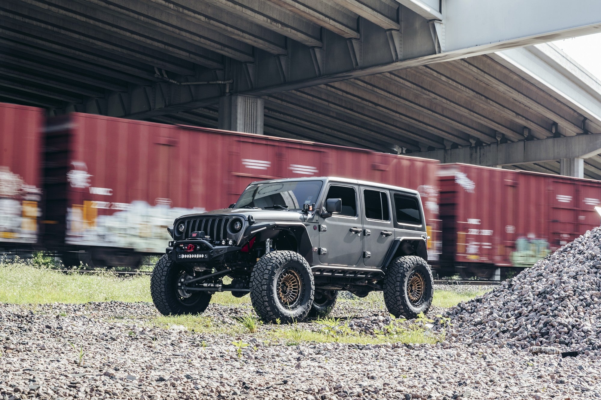 2020 Jeep Wrangler with Fuel Off-Road Sinister wheels in Matte Bronze w/ Matte Black Lip