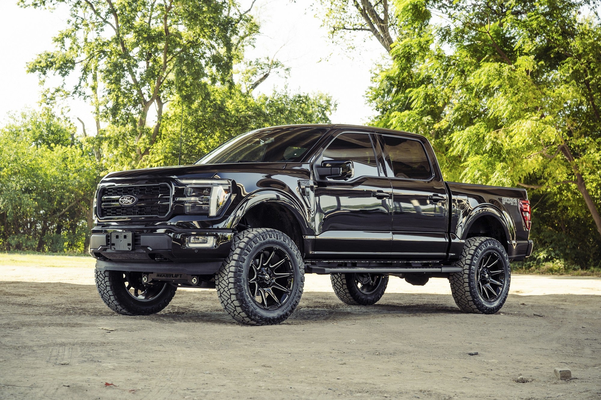 2023 Ford F150 with Fuel Off-Road Super c wheels in Gloss Black Milled