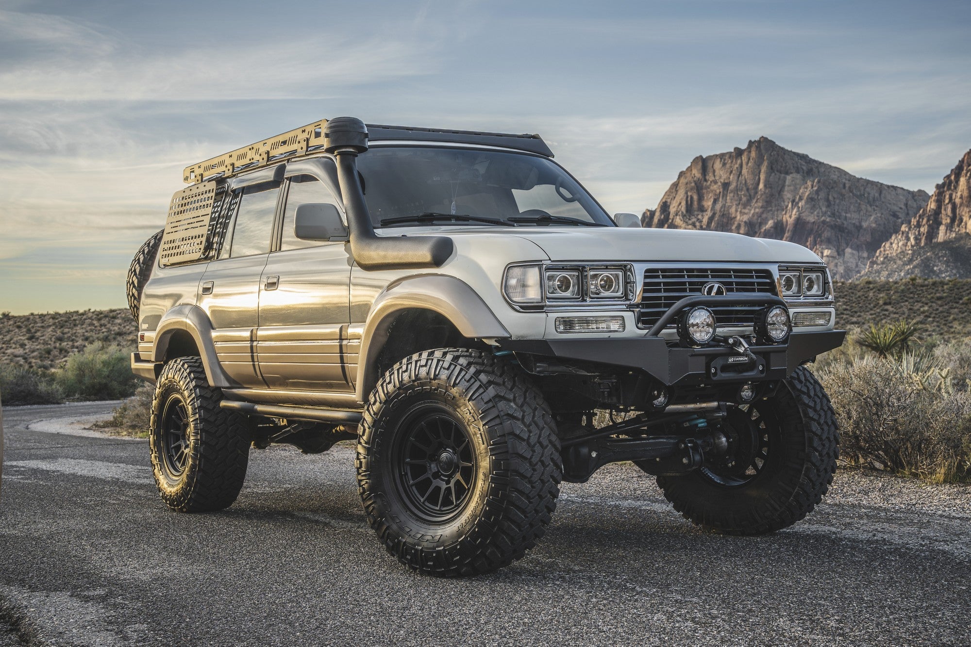 1990 Toyota Land Cruiser with Fuel Off-Road Spur wheels in Matte Black