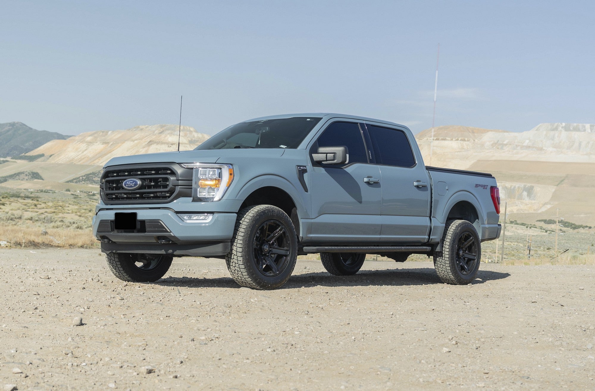 2023 Ford F150 with Fuel Off-Road Gambit wheels in Gloss Black