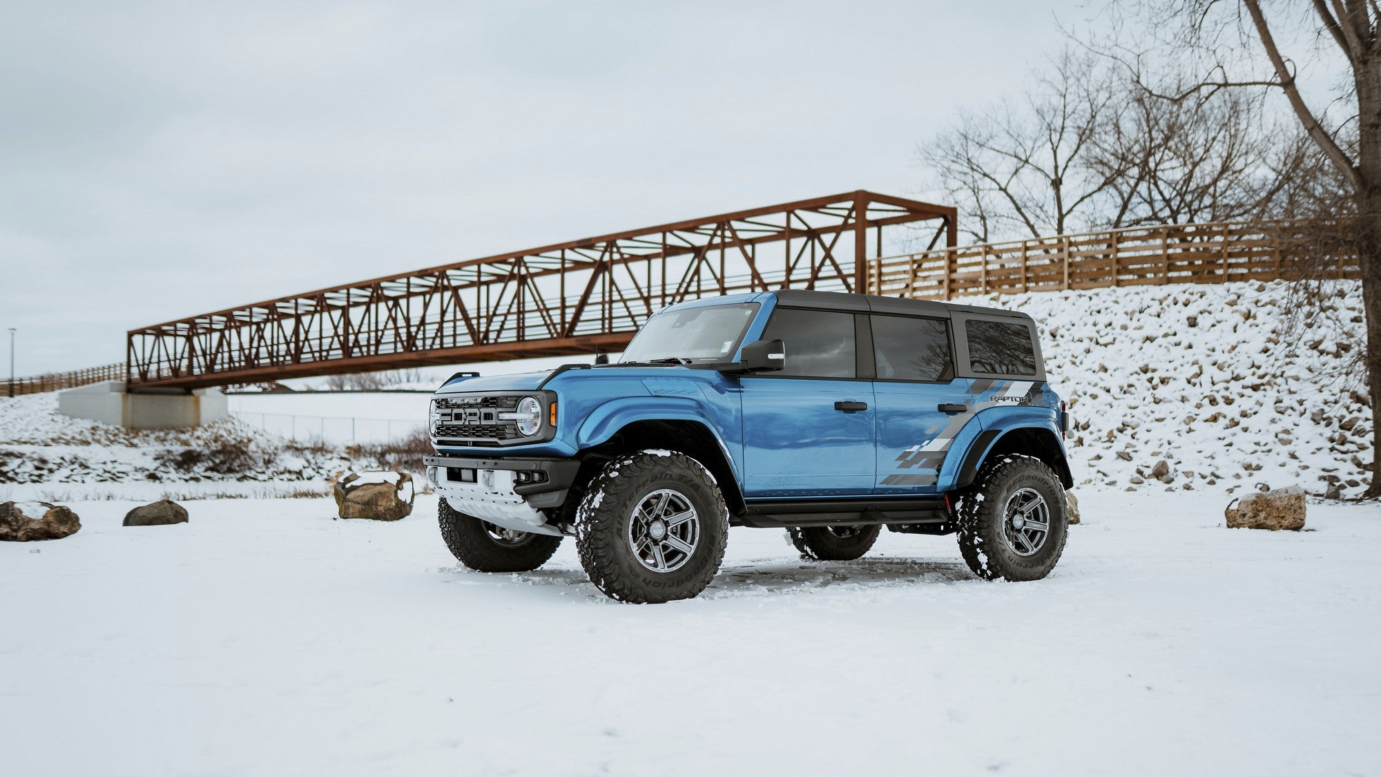 2023 Ford Bronco Raptor with Fuel Off-Road Gambit wheels in Platinum