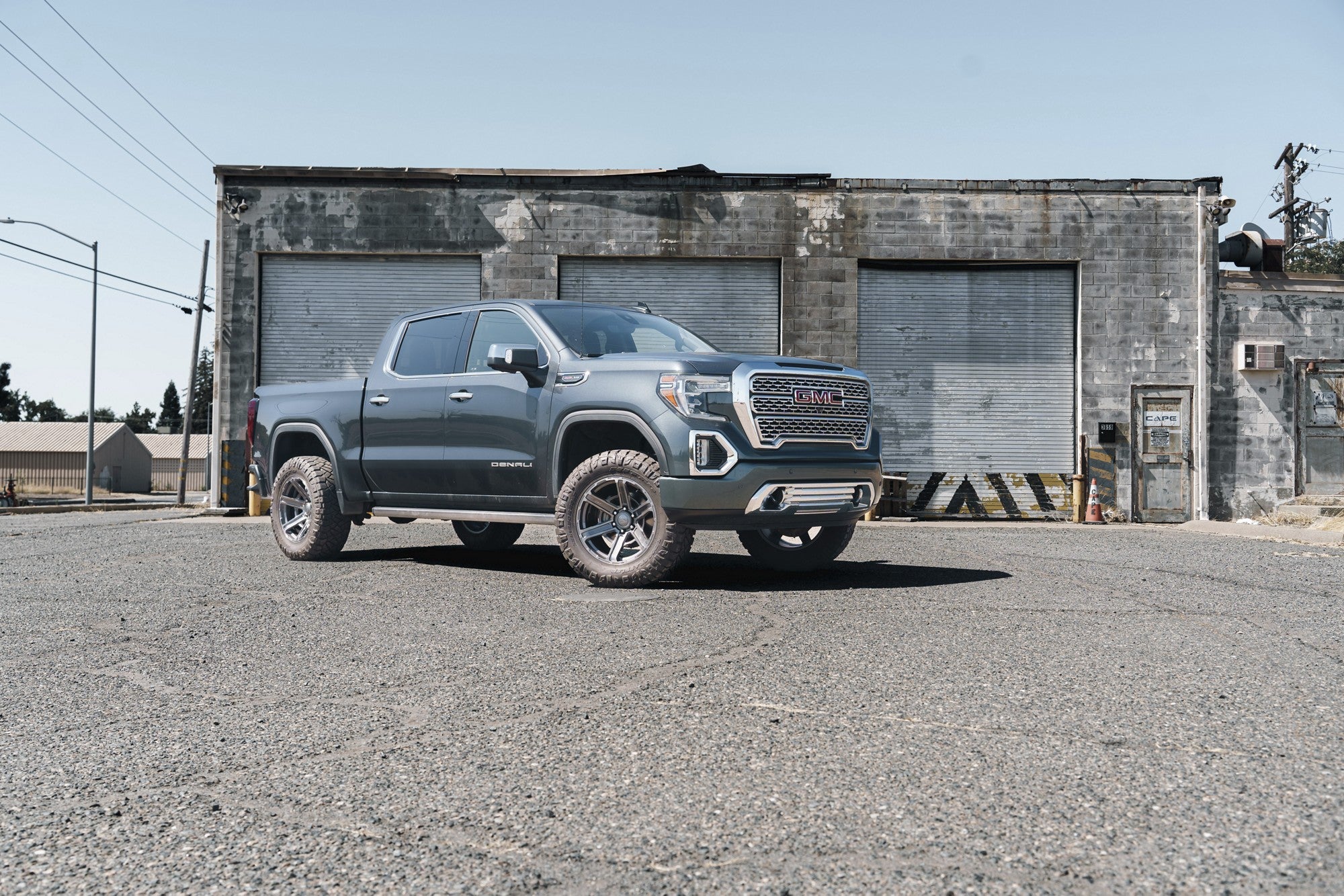 2022 GMC Sierra Denali with Fuel Off-Road Gambit wheels in Platinum