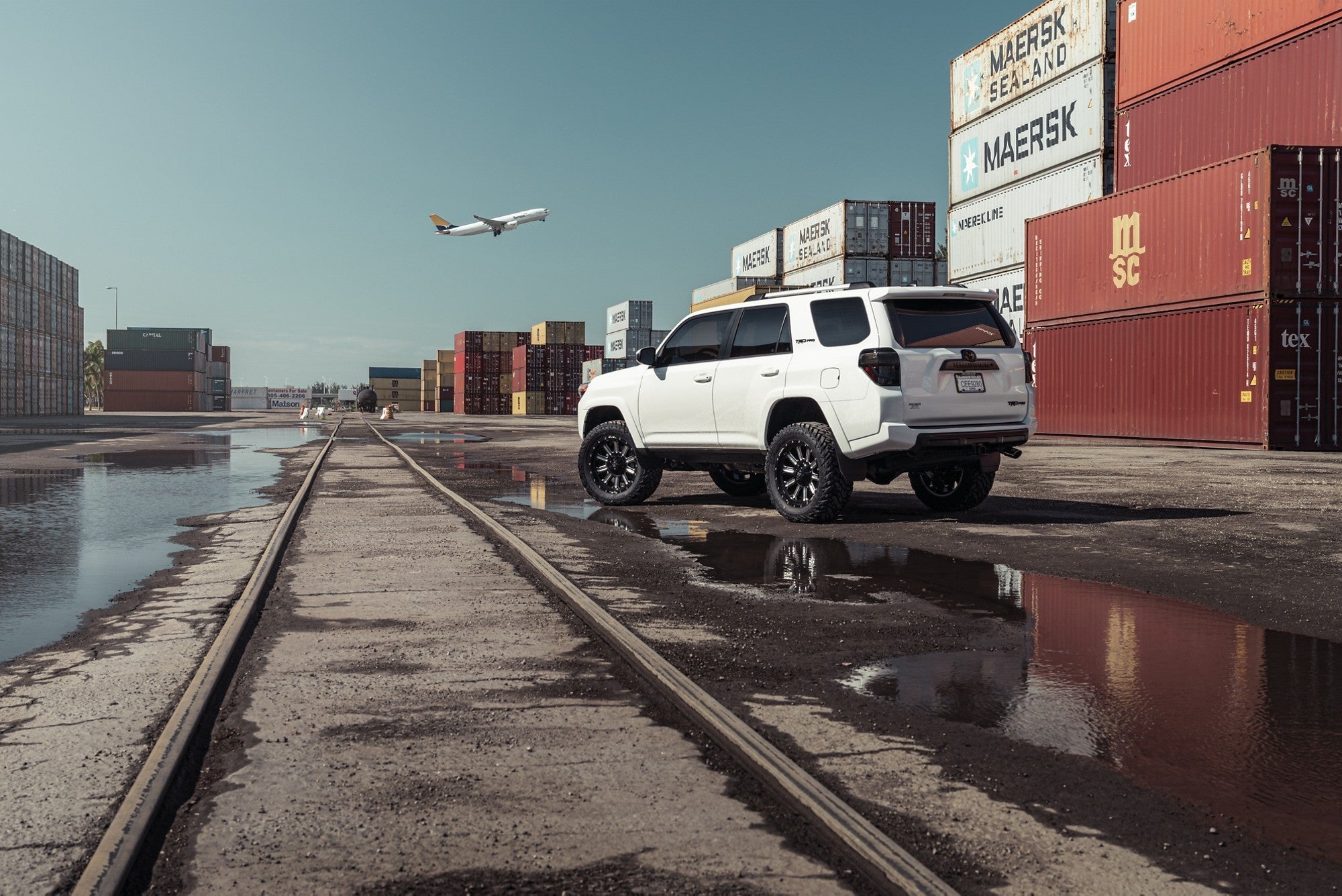 2018 Toyota 4runner with Fuel Off-Road Hardline wheels in Gloss Black Milled