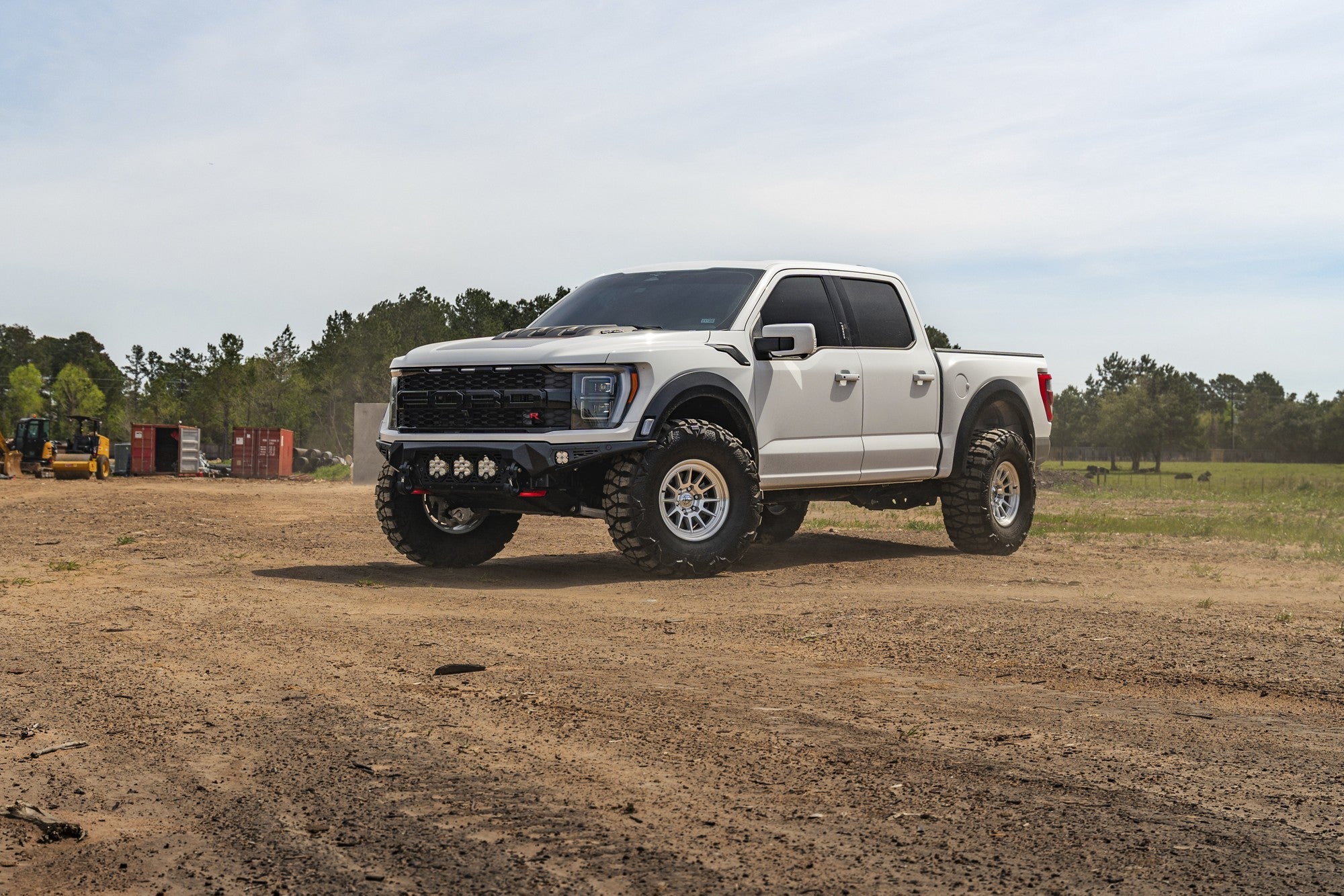 2026 Ford F150 Raptor R with Fuel Off-Road Spur wheels in Gloss Silver w/ Machined Face