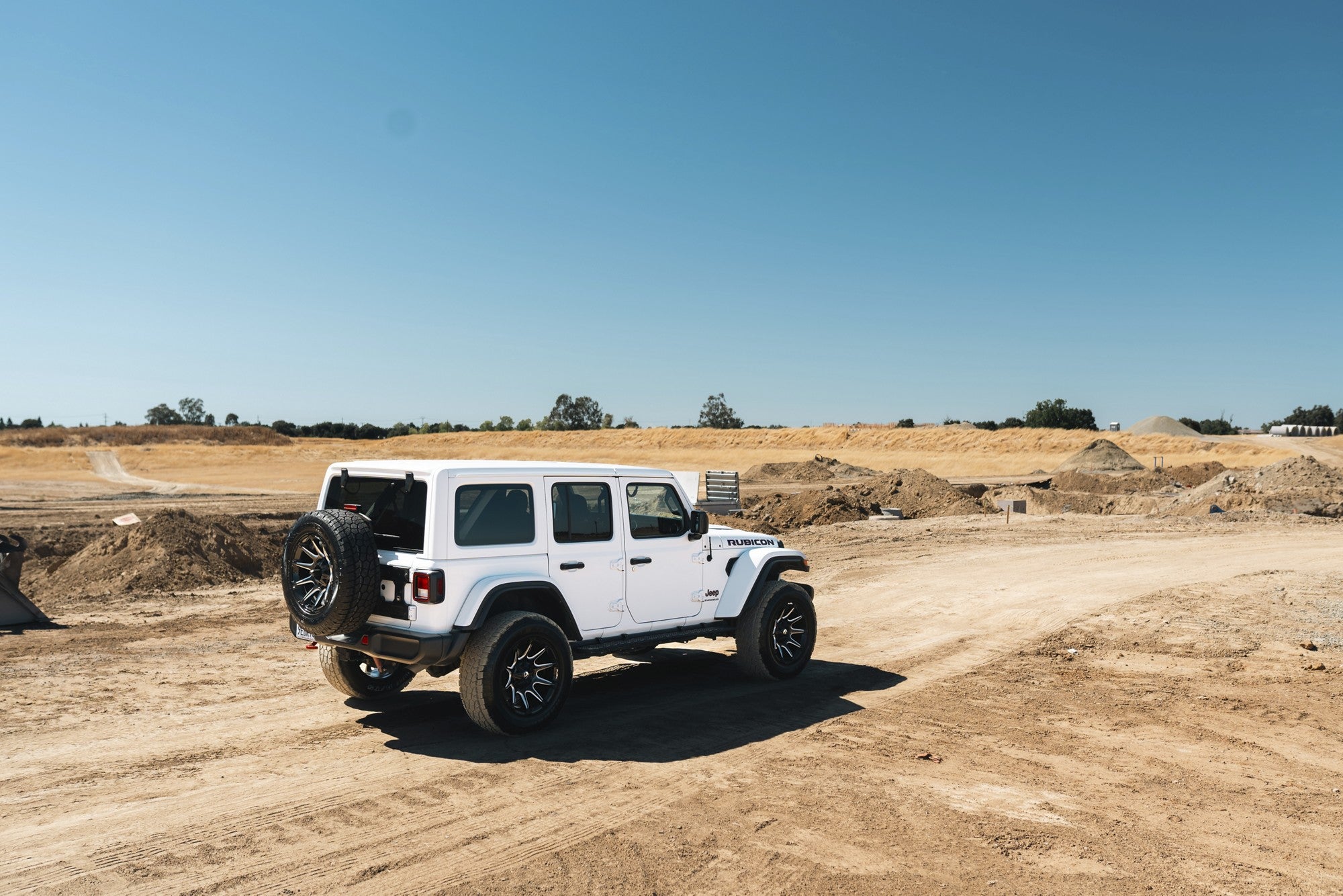 2022 Jeep Wrangler with Fuel Off-Road Super c wheels in Gloss Black Milled