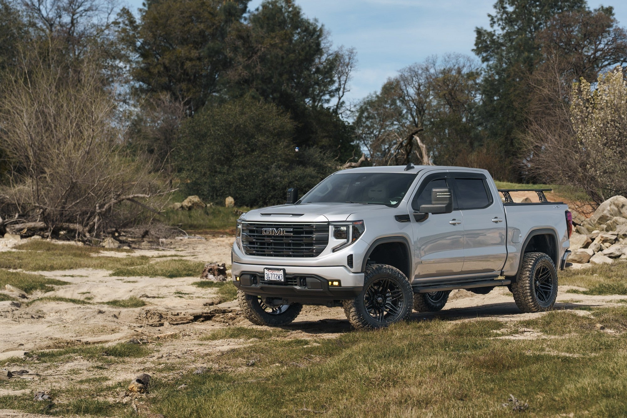 2024 GMC Sierra with Fuel Off-Road Weapon wheels in Gloss Black