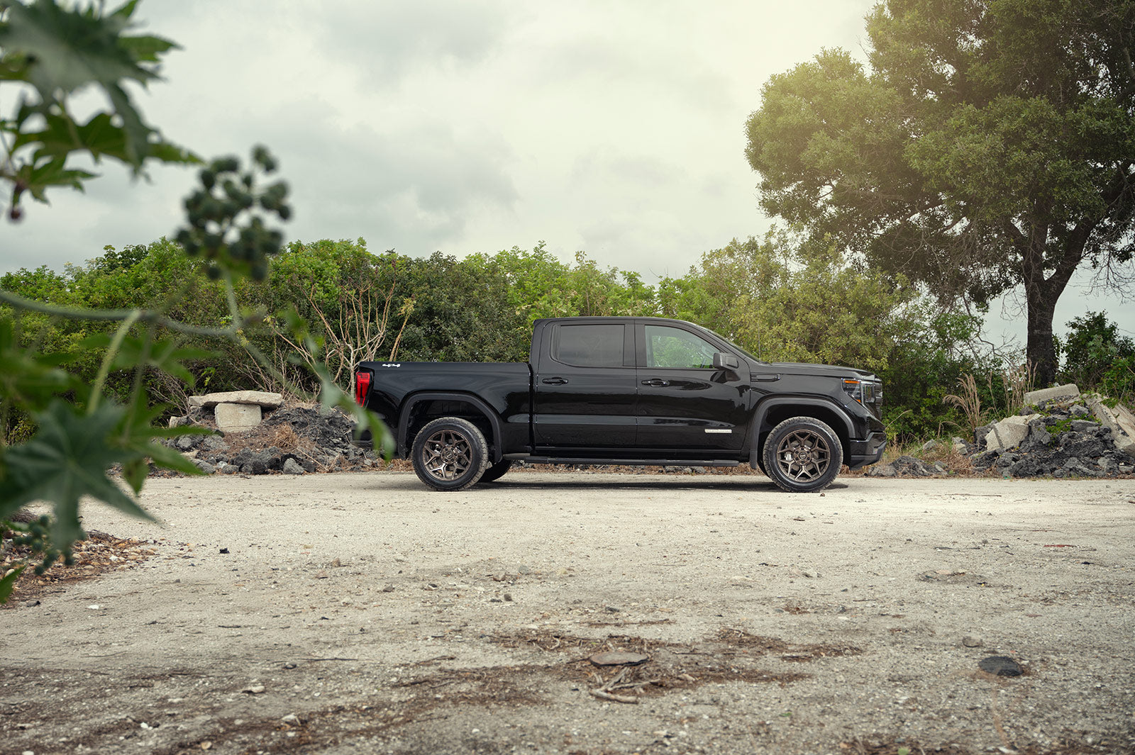 GMC Sierra 1500 with 4Play 4P06 wheels in Satin Bronze