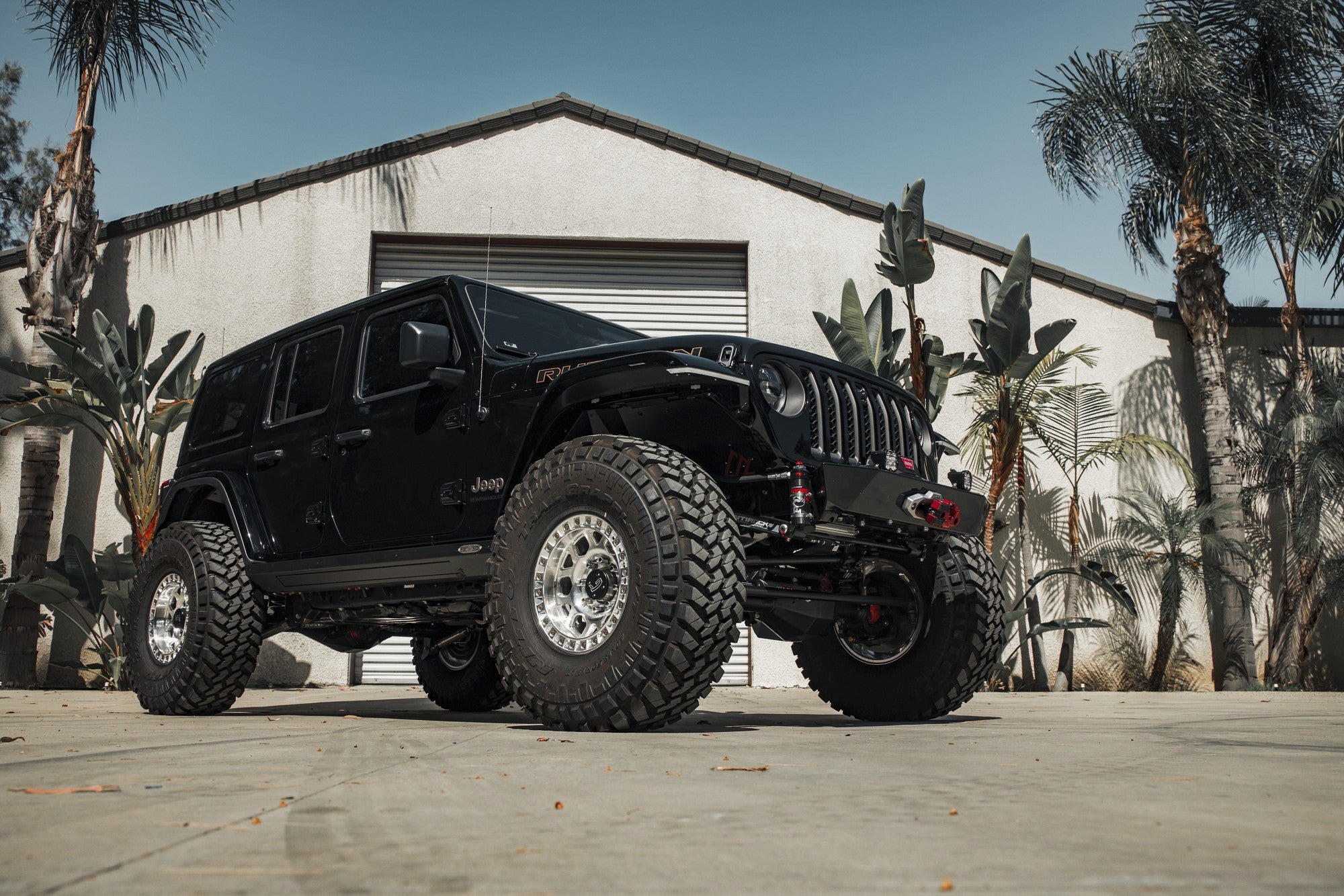 2020 Jeep Wrangler with KMC Mesa Forged Beadlock wheels in Raw Machined