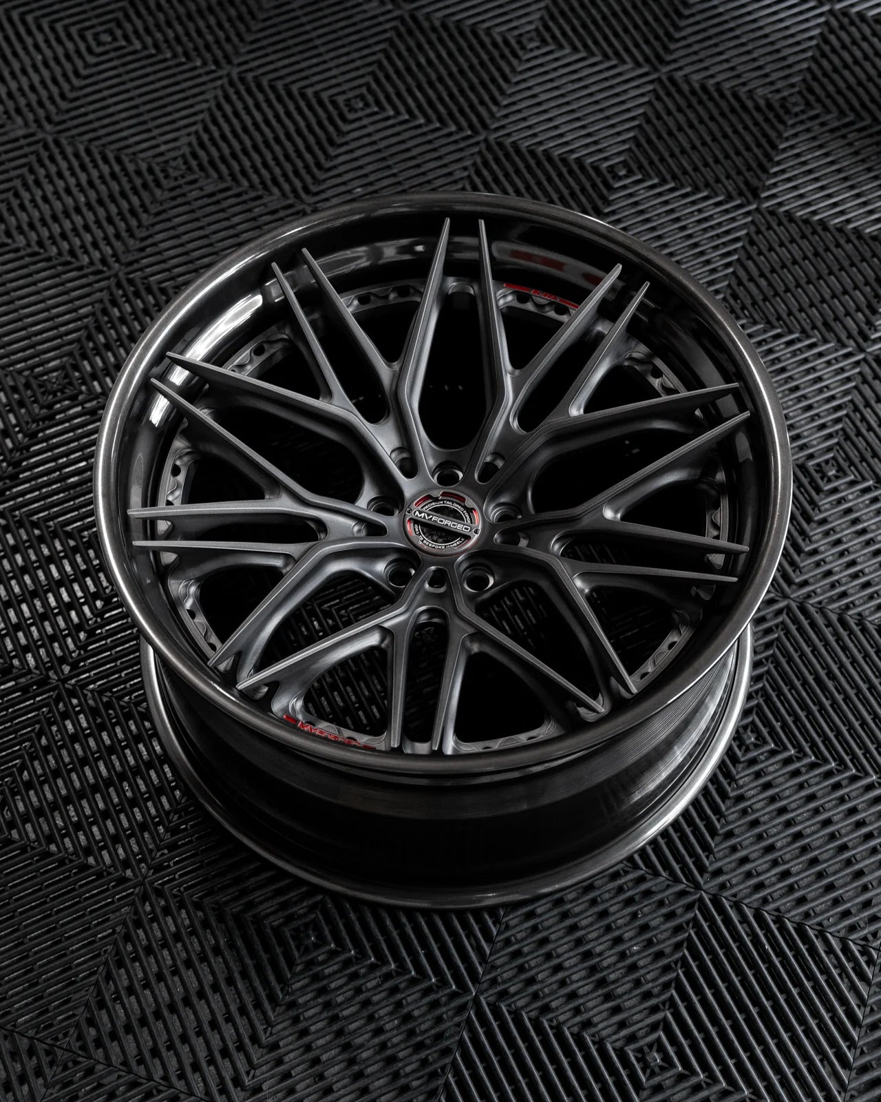 MV Forged SL-220 Spoke-Lite forged wheel, 3-piece in a gunmetal finish, detail view