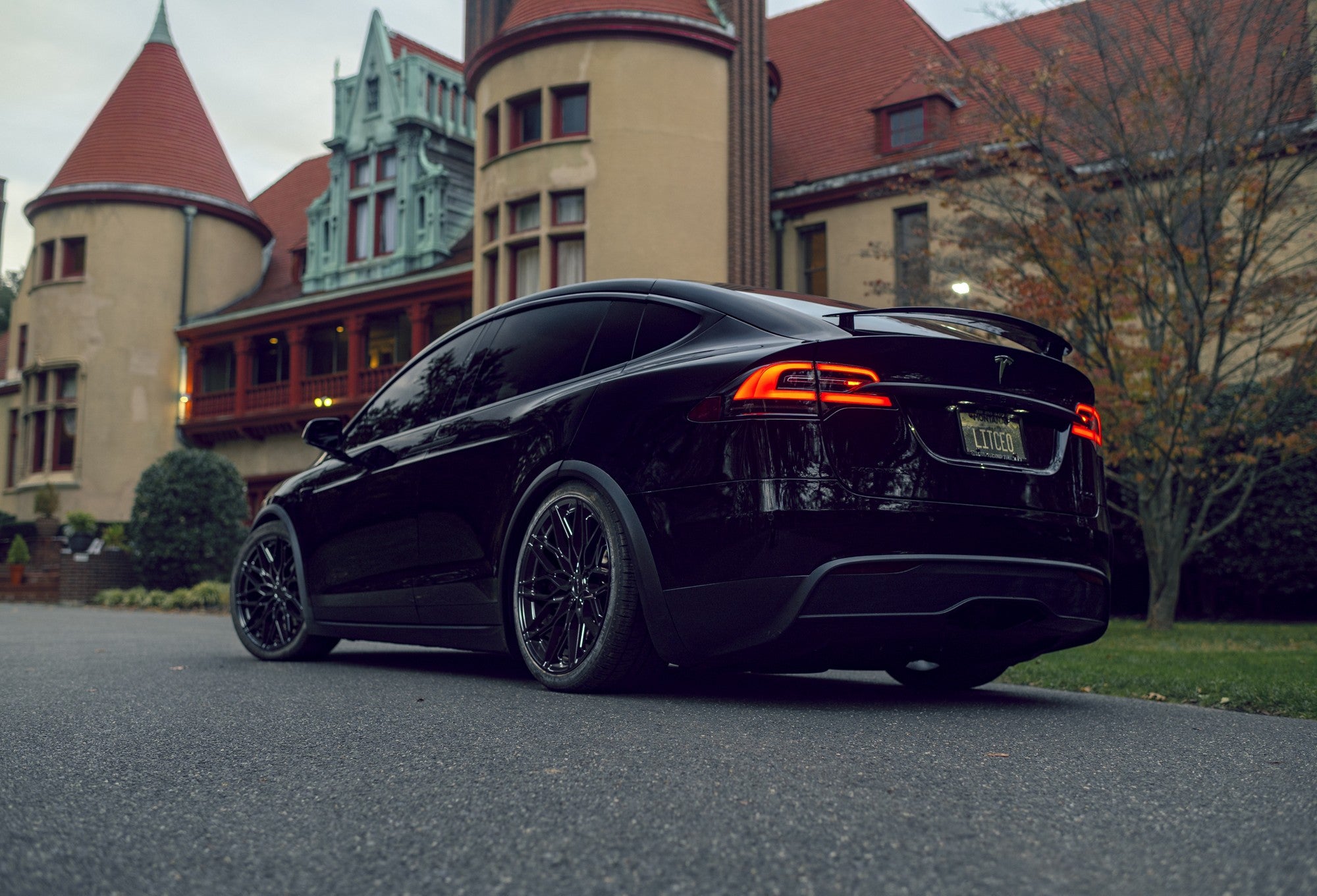 2022 Tesla Model X with Niche Calabria 5 wheels in Matte Black