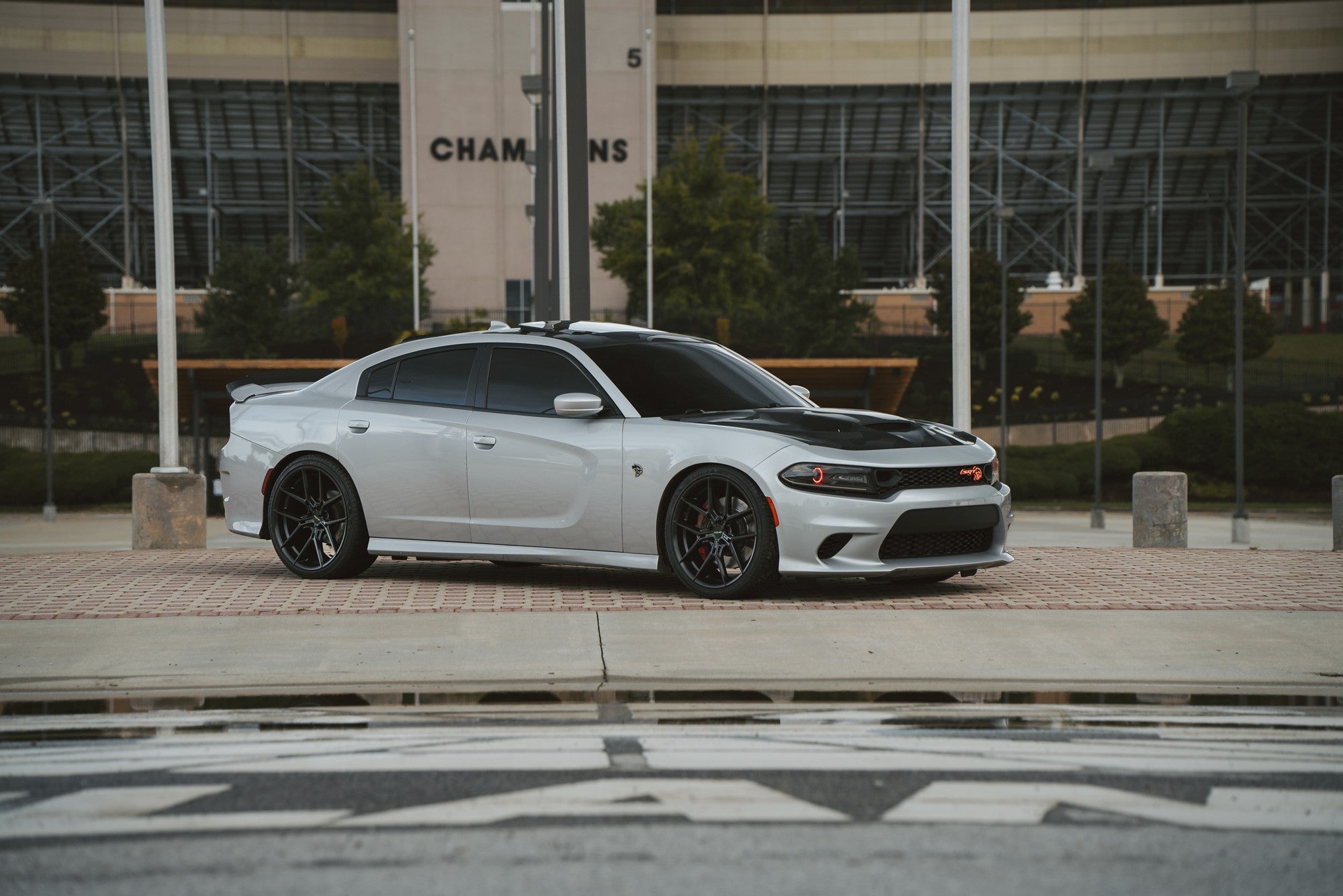 2019 Dodge Charger with Niche Prodigy 5 wheels in Matte Black