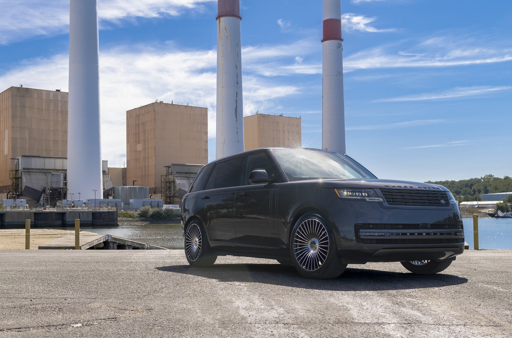 2022 Range Rover with Niche Serene wheels in Gloss Black w/ Machined Face