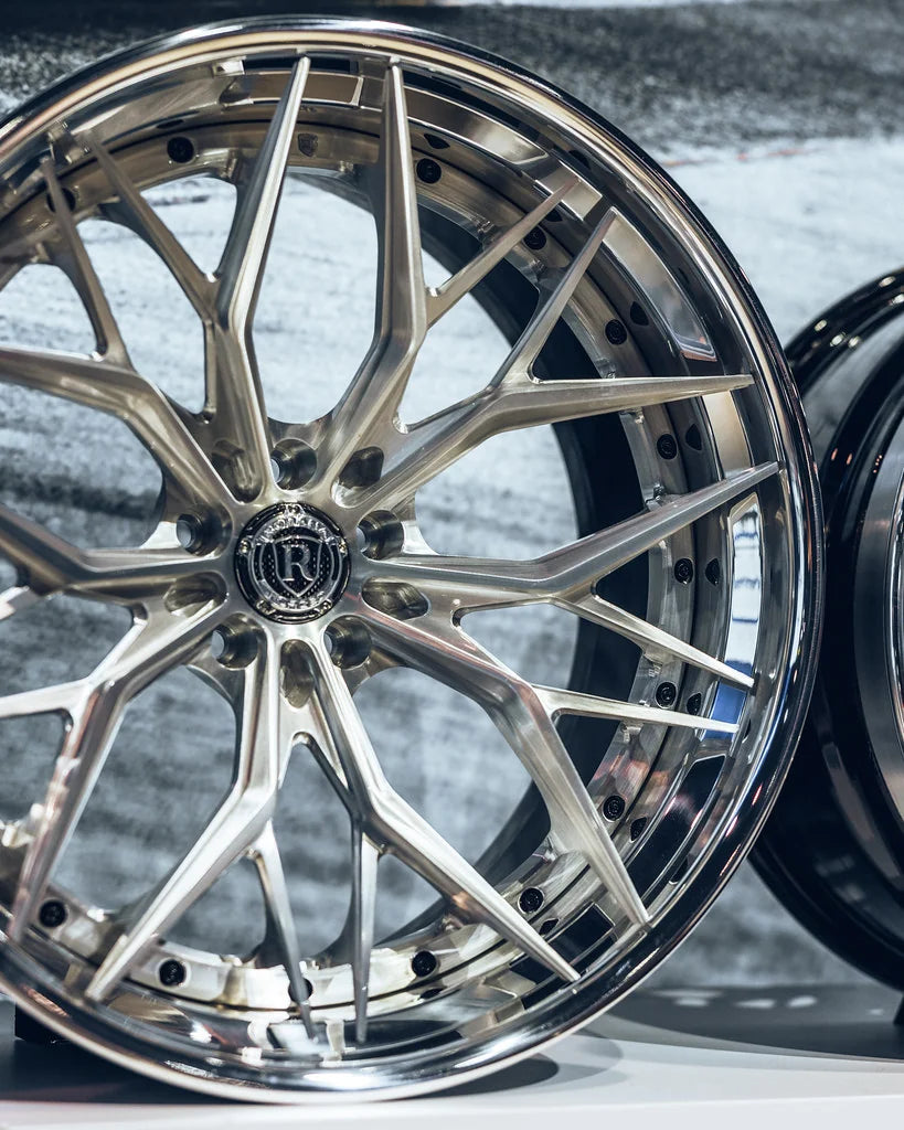 Rohana RFG19 forged wheel in brushed aluminum with a polished lip