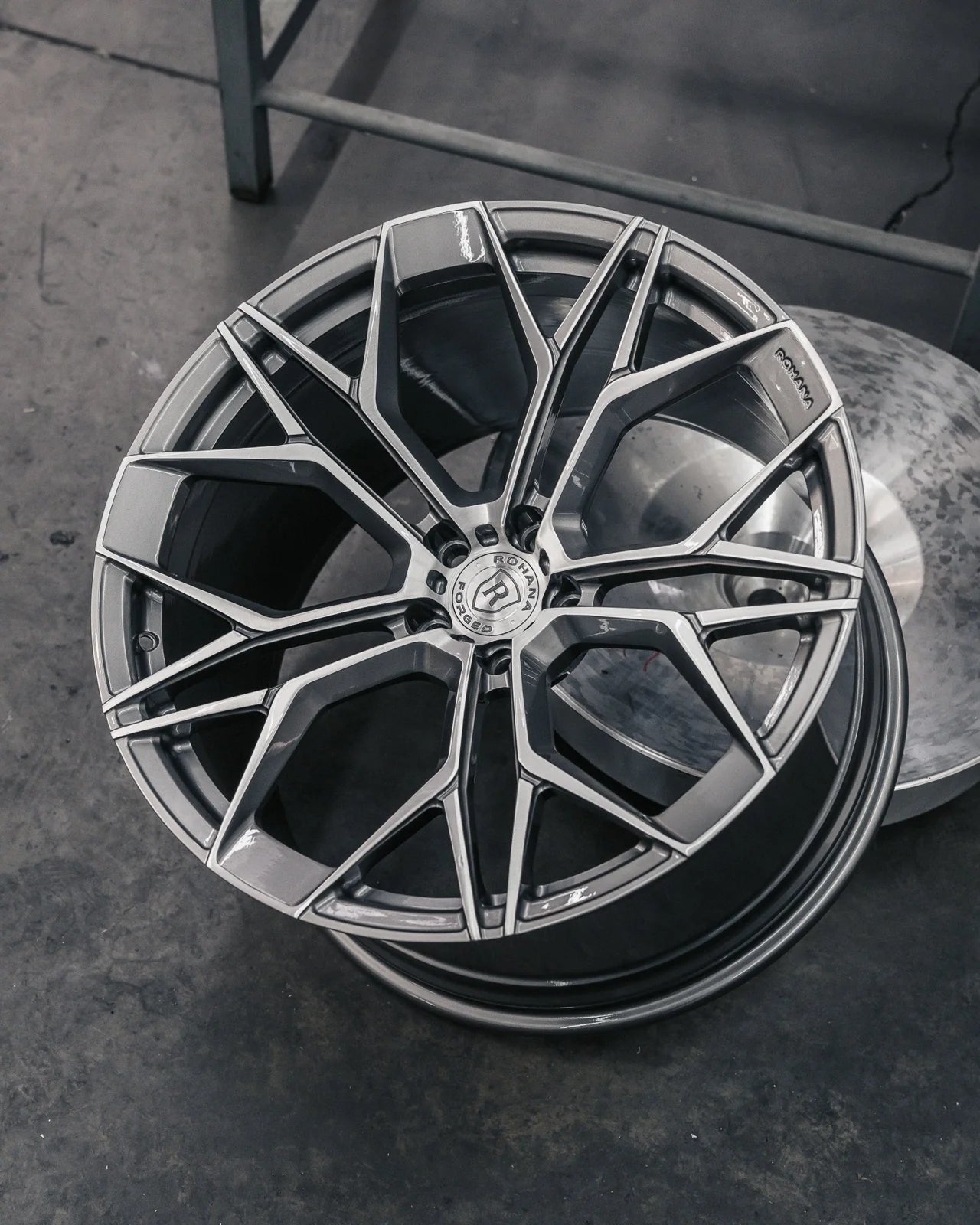 Rohana RFG23 forged wheel Unibloc one-piece in gunmetal