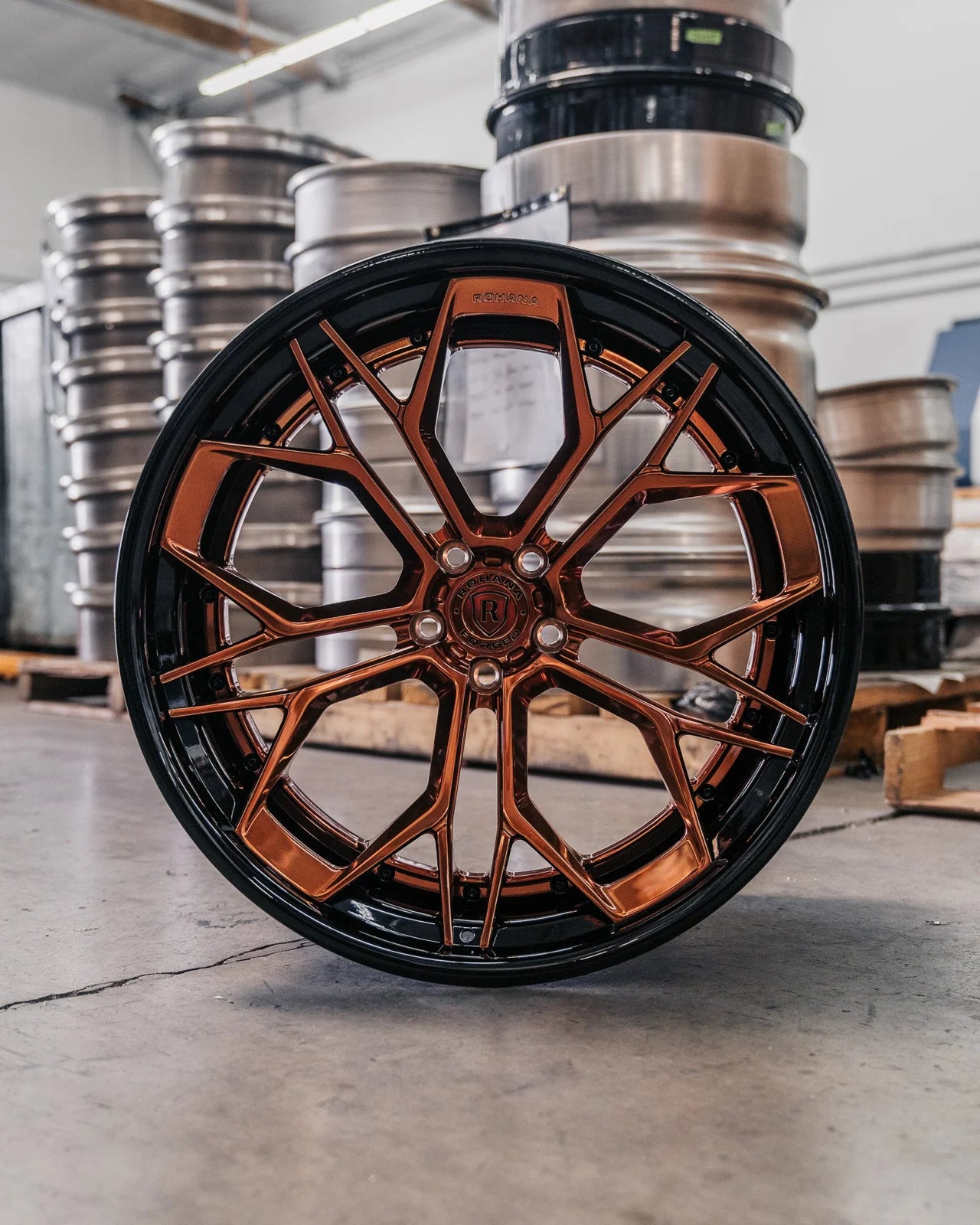 Rohana RFG23 forged wheel in radiant copper with a gloss black lip