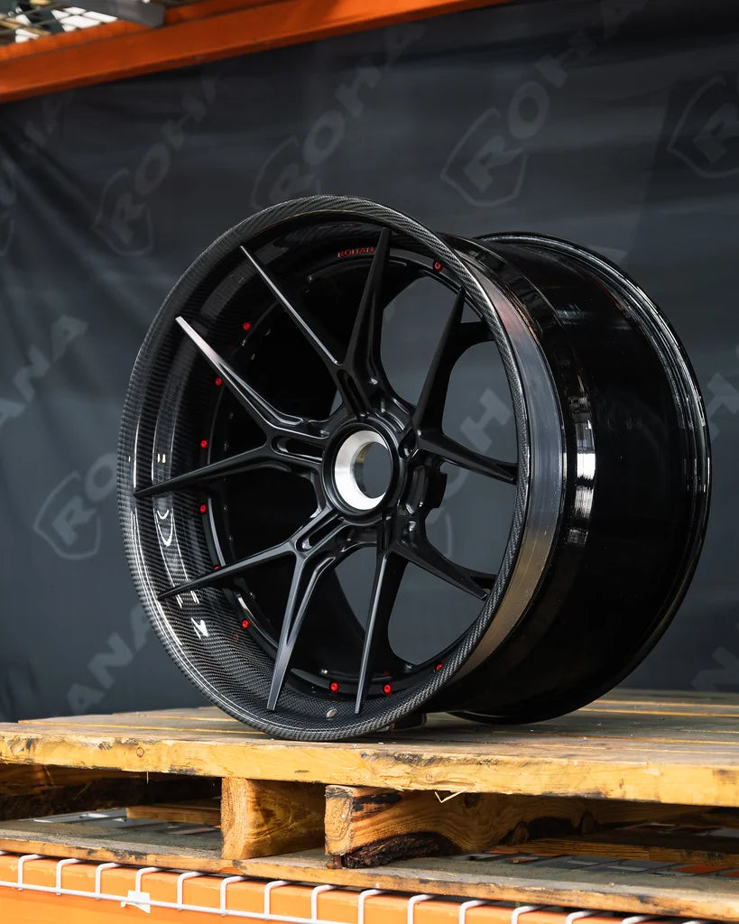 Rohana RFG25 forged wheel in satin black with a carbon fiber lip and center lock