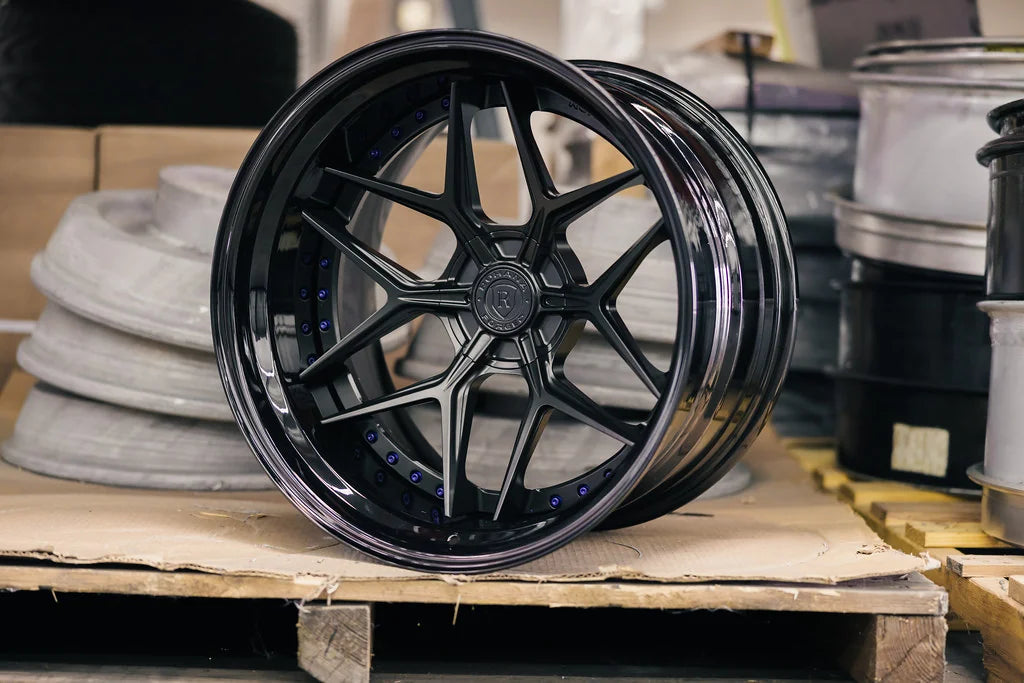Rohana RFG26 forged wheel Trinity in double black