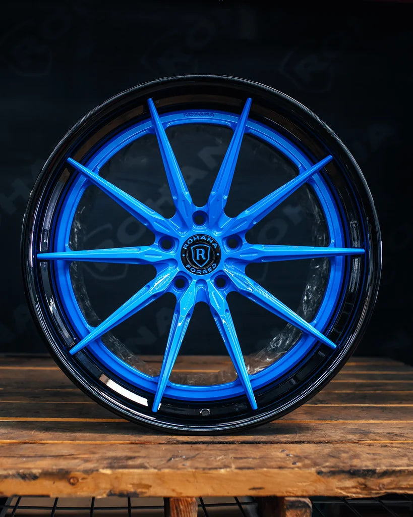 Rohana RFG27 forged wheel in blue with a gloss black lip, face view