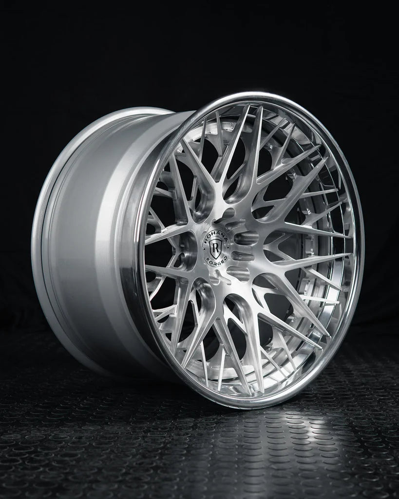 Rohana RFG31 forged wheel in brushed aluminum with a polished lip