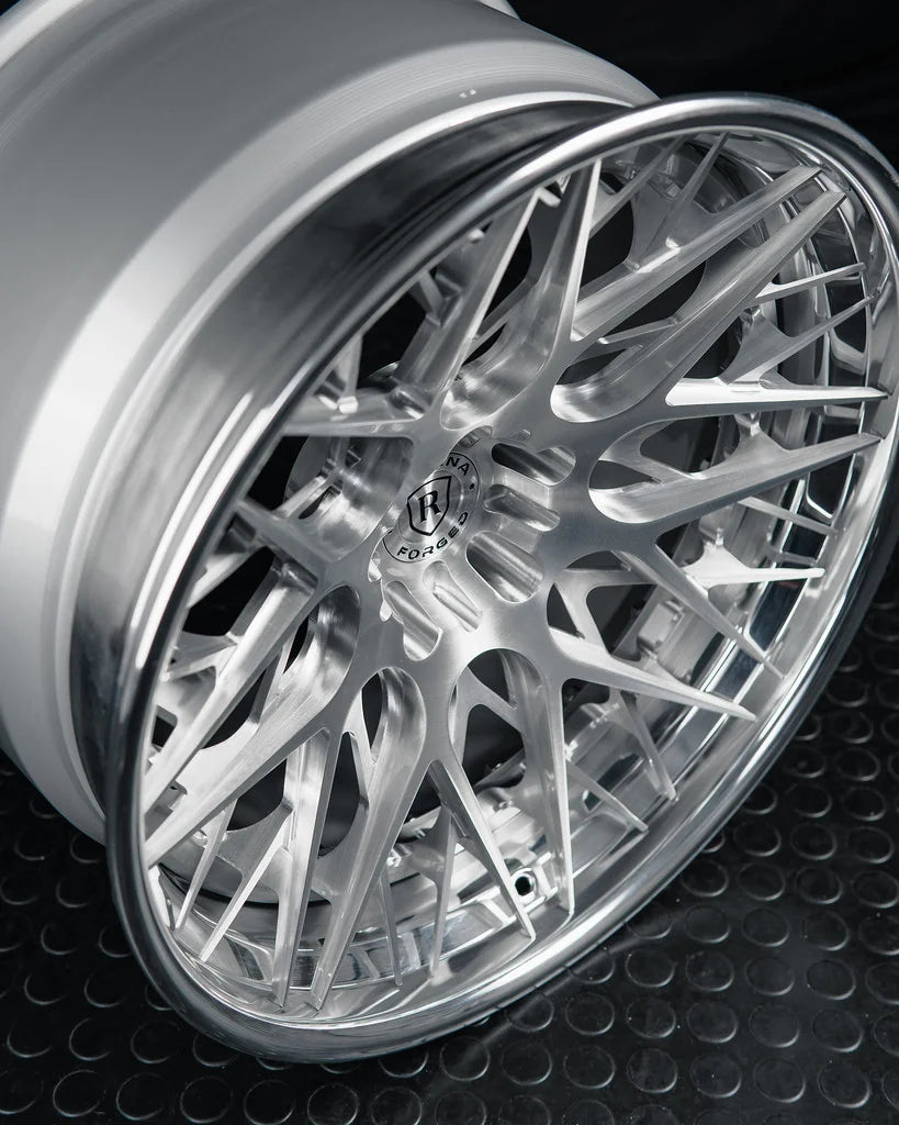 Rohana RFG31 forged wheel in brushed aluminum, three-quarter view