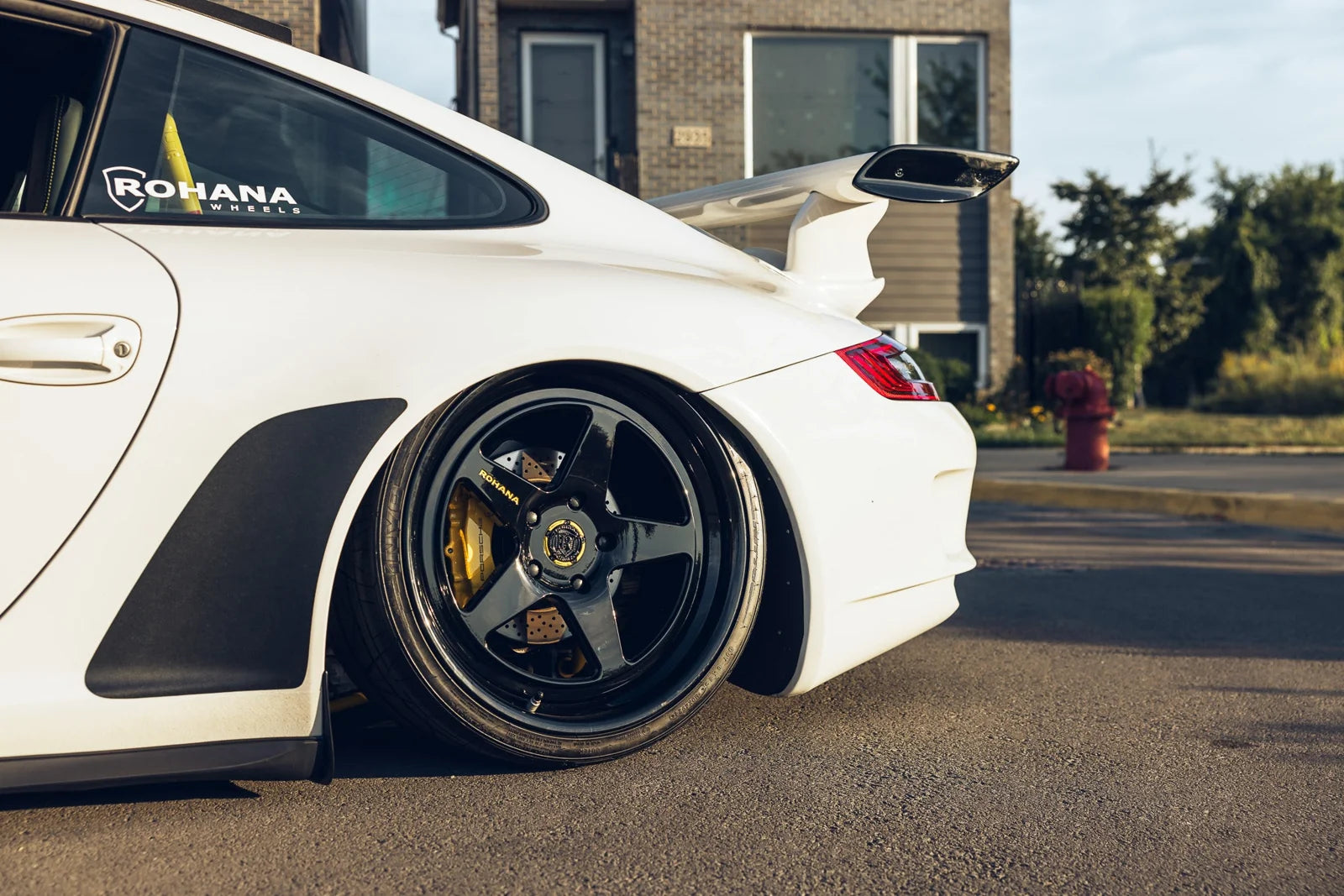Rohana RFG39 forged wheel in gloss black on a Porsche 911, rear wheel