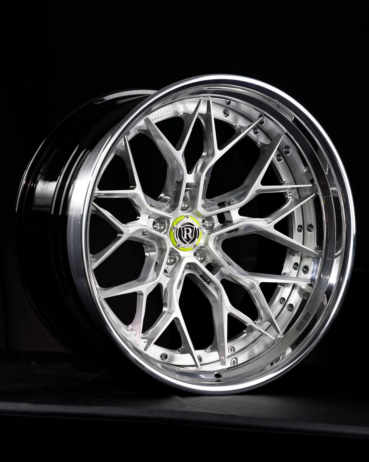 Rohana RFG43 forged wheel in brushed aluminum with a polished lip