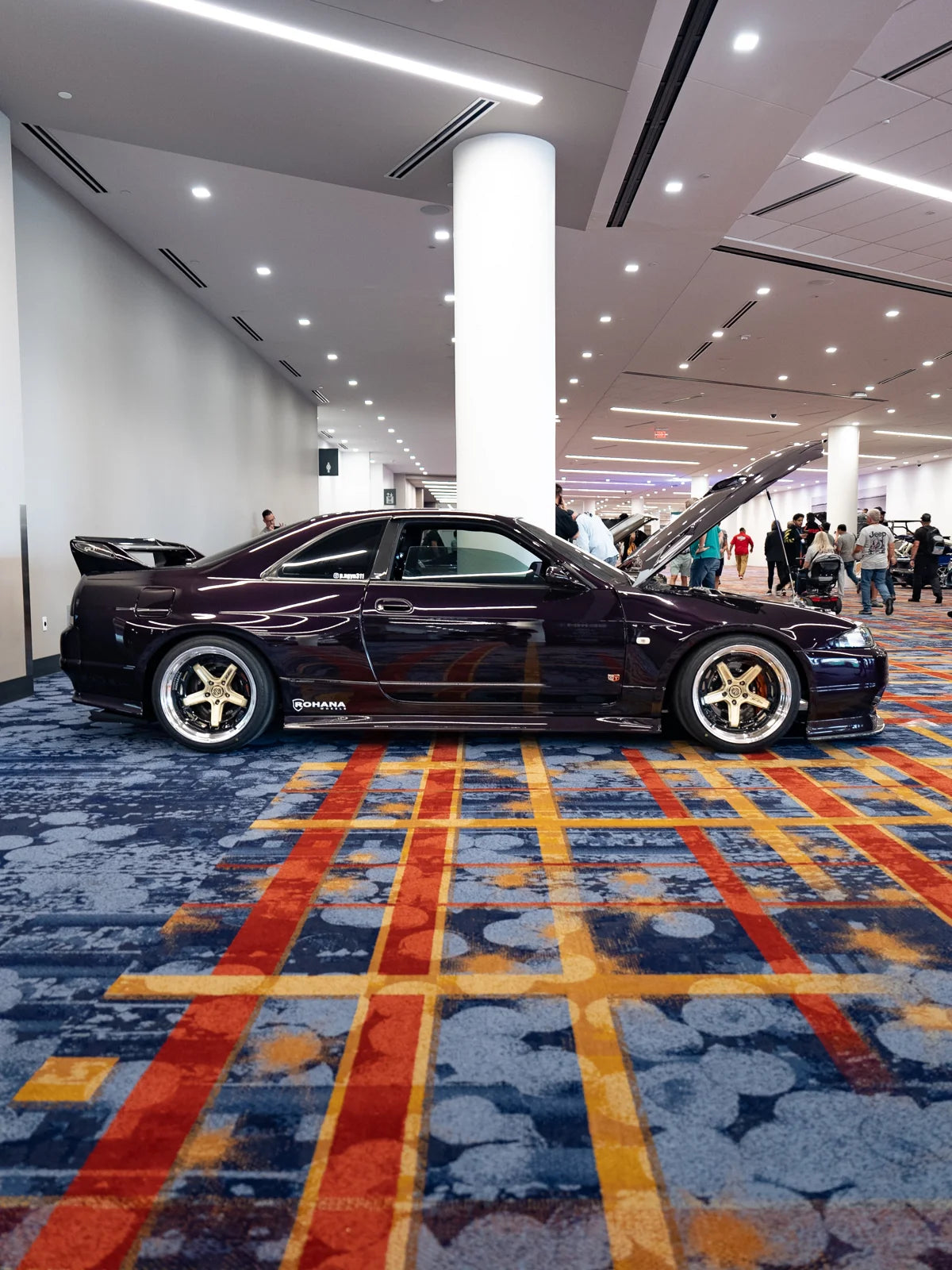 Rohana RFG45 forged wheel on a custom build at a car show