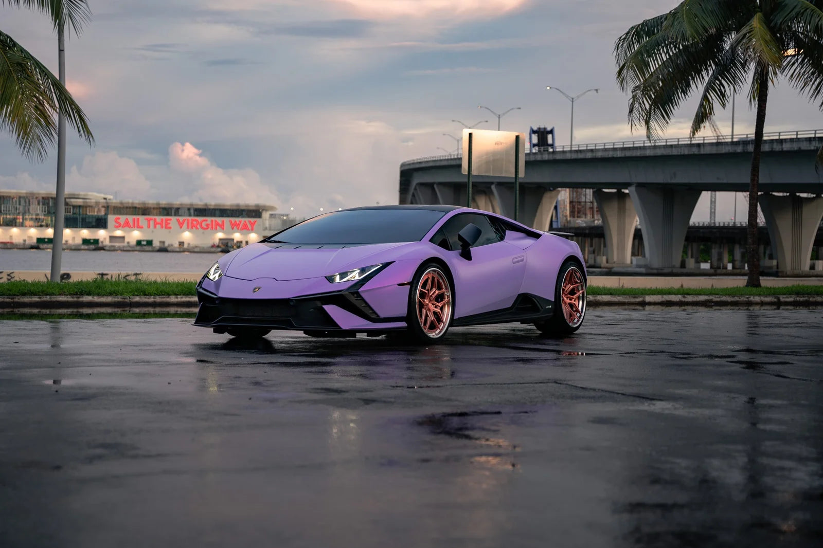 Rohana RFG5 forged wheel in bronze on a purple Lamborghini Huracán