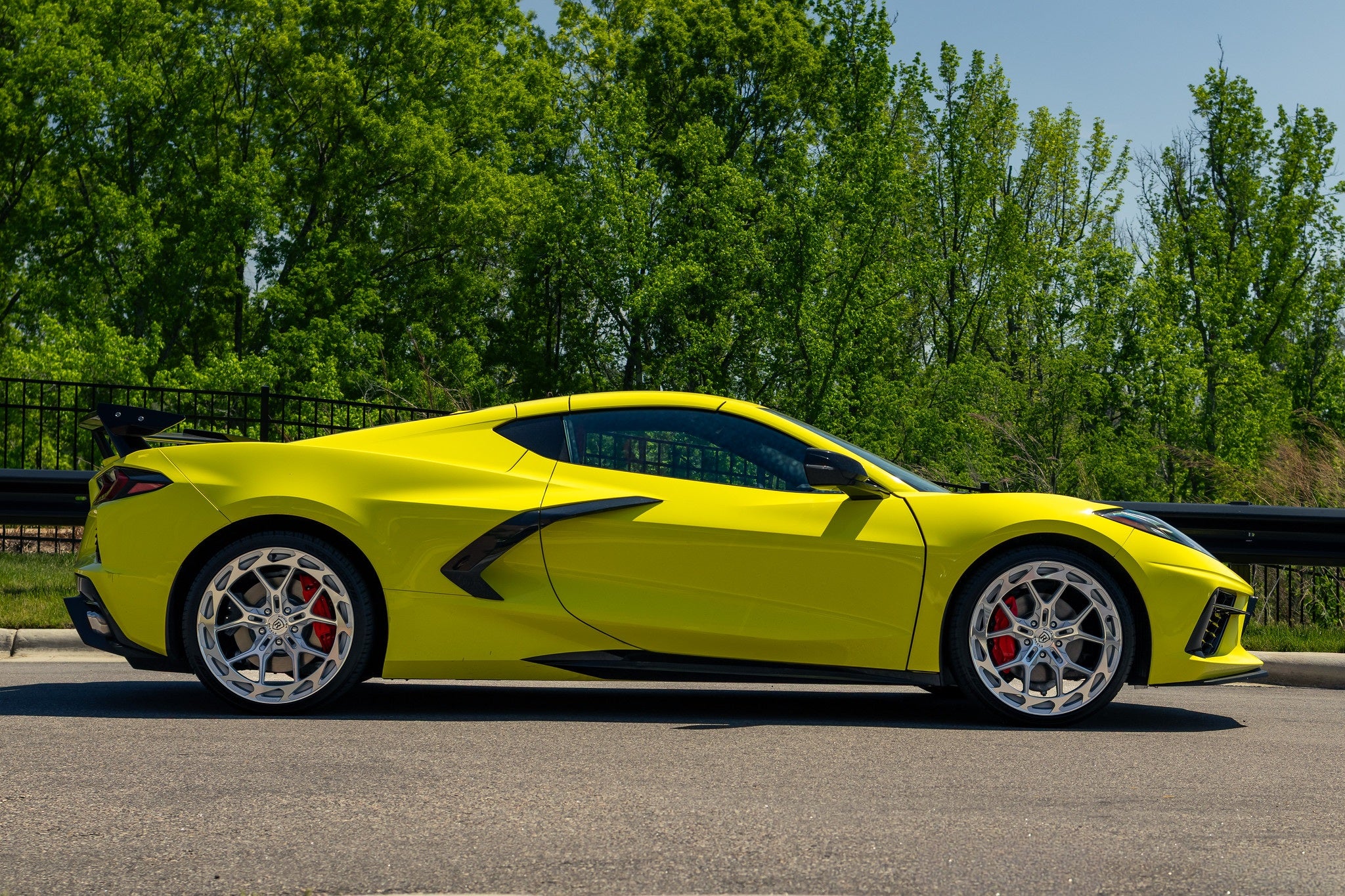 Rohana RFX19 Machine Silver C8 Corvette (19x8.5/20x11 Setup) Full Set