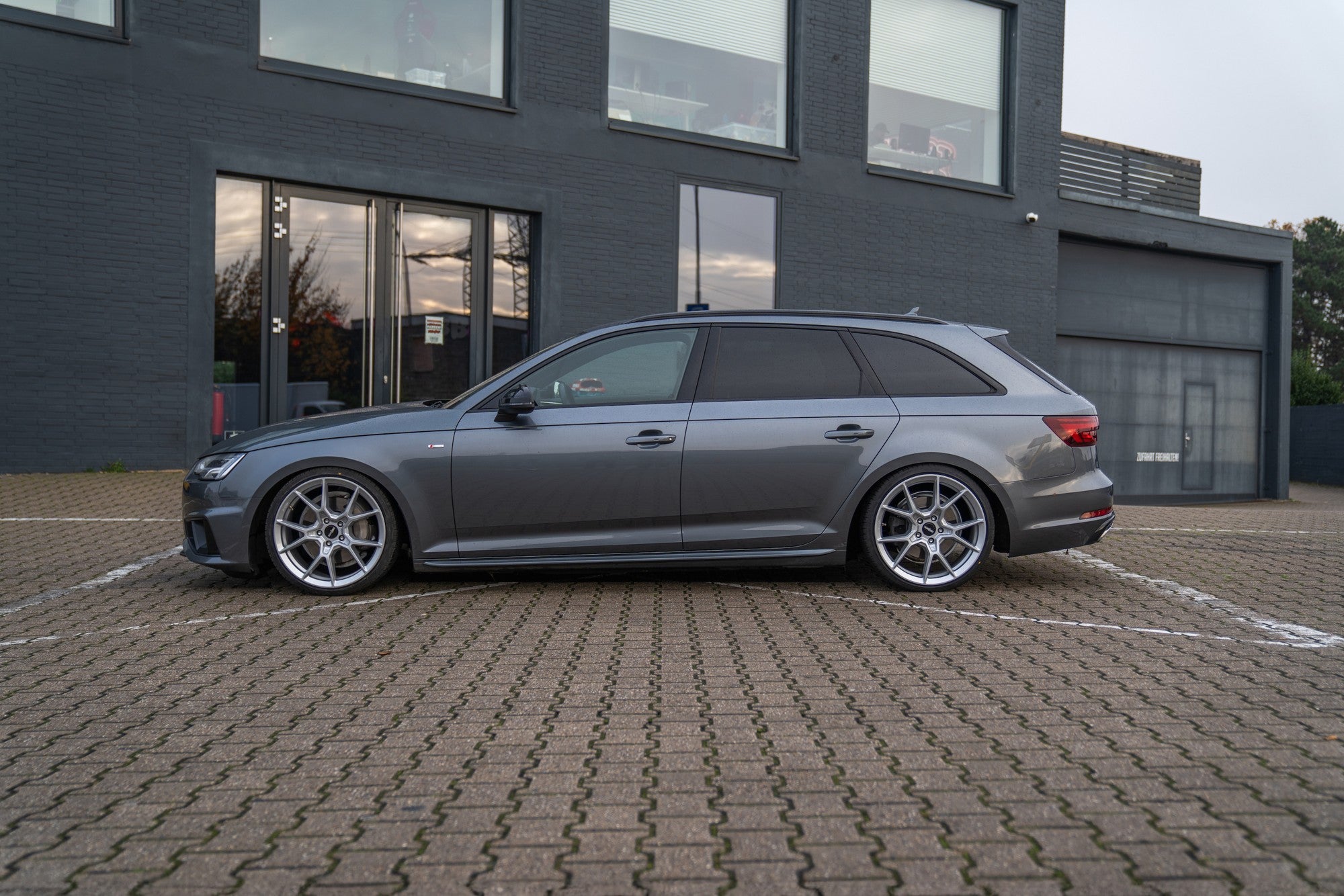 Audi Allroad with Rotiform KPR wheels in Silver