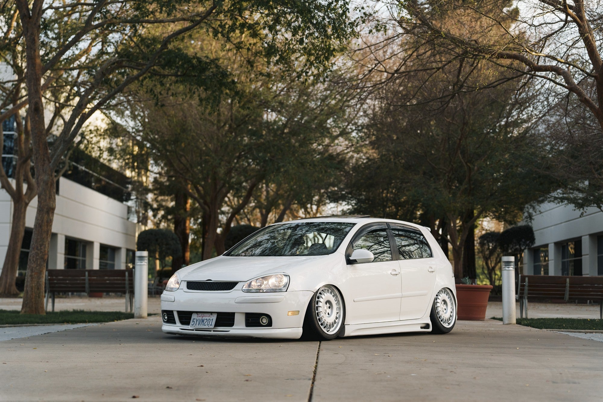 2005 VW Golf with Rotiform PMF wheels in Gloss Silver