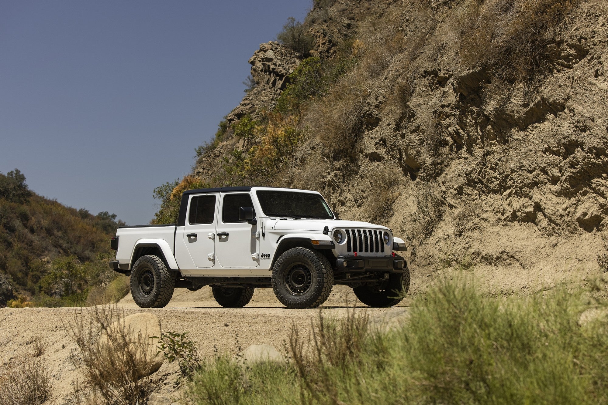 2020 Jeep Gladiator with Rotiform STL wheels in Gloss Black