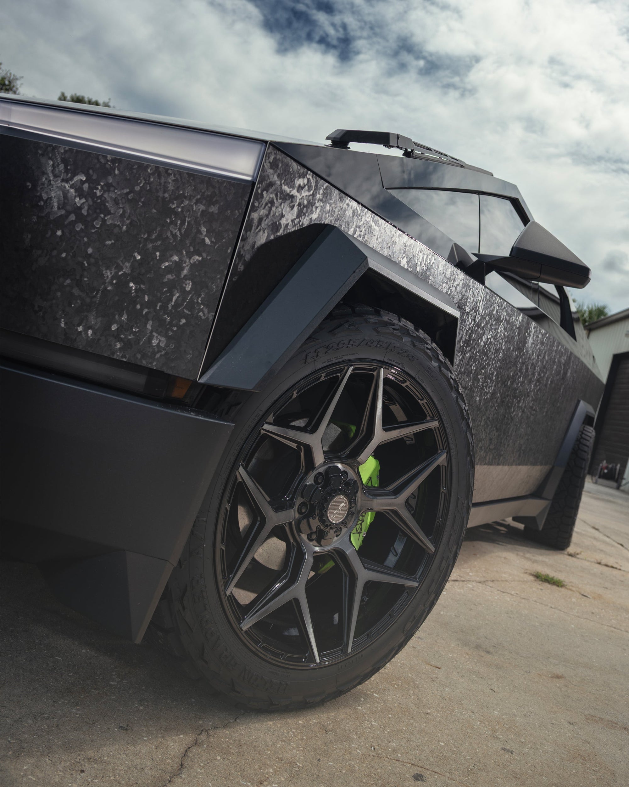 Tesla Cybertruck with 4Play 4P06 wheels in Brushed Black