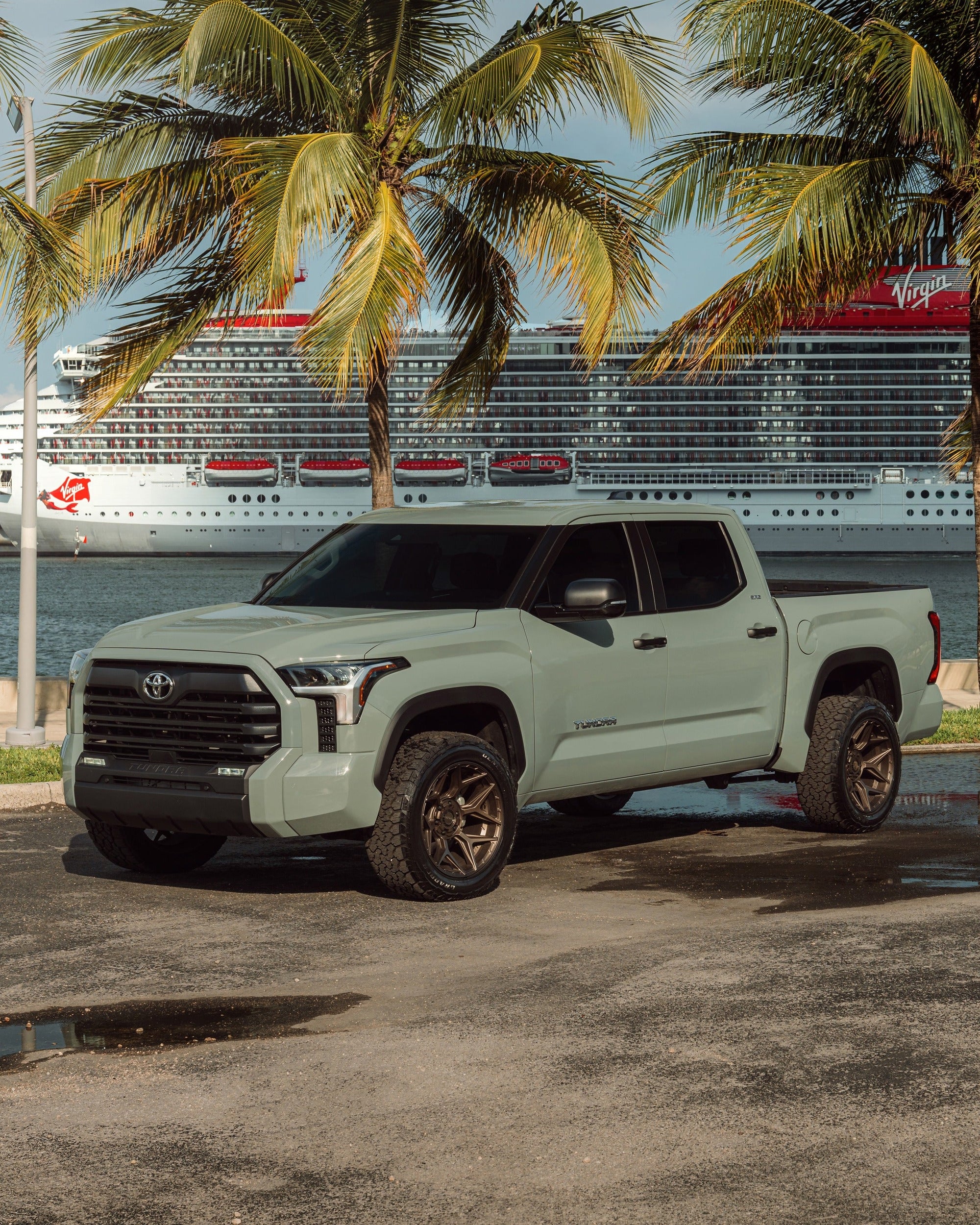 2024 Toyota Tundra with 4Play 4P06 wheels in Satin Bronze