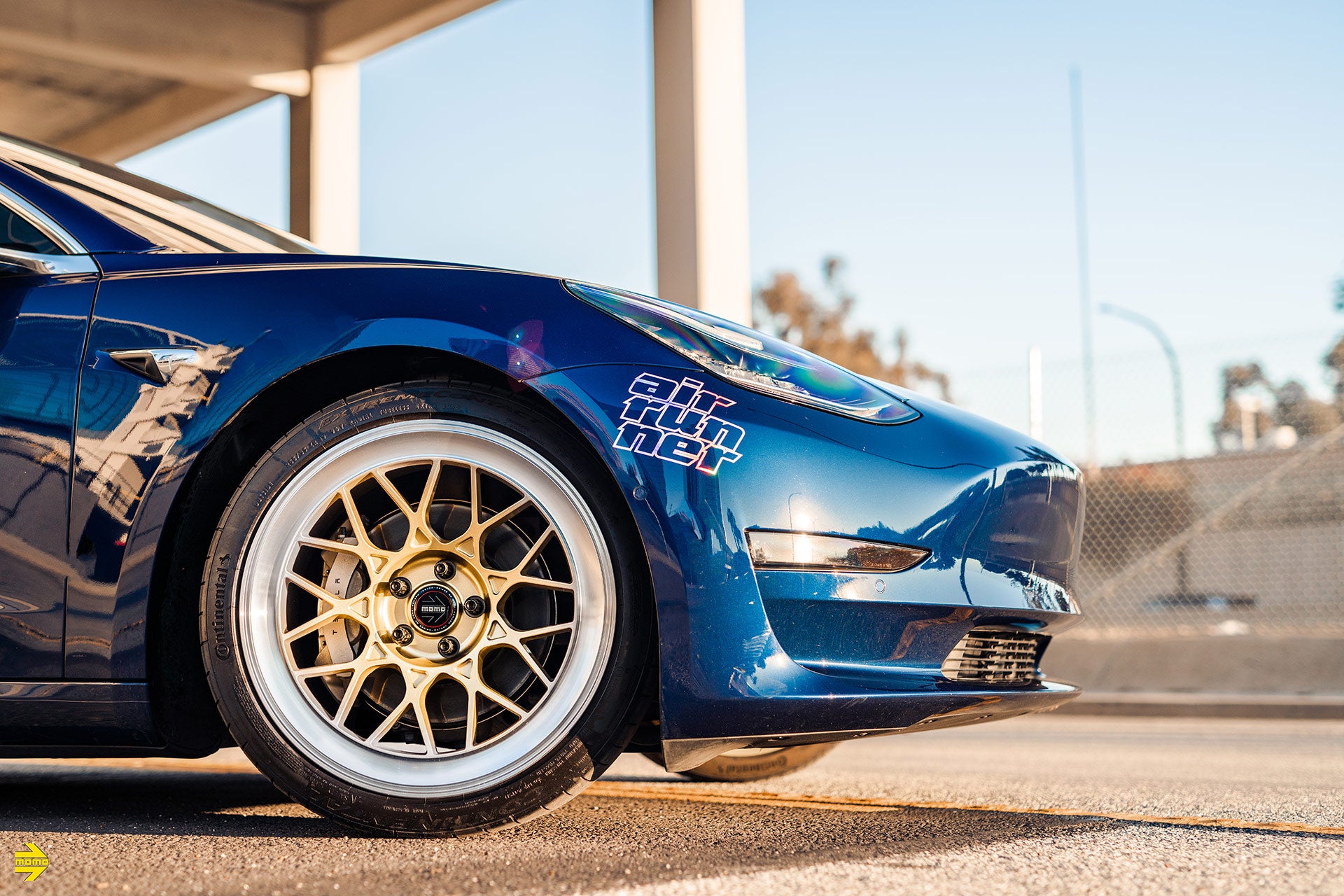 Gold Momo Rims Momo Ferrara - Gloss Gold W/ Diamond Lip Rotary Forged – unleashedwheels