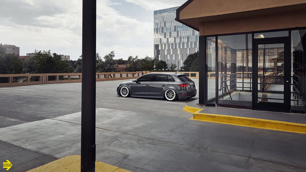 Audi E-Tron Wagon - Momo Ferrara Gloss Anthracite 
